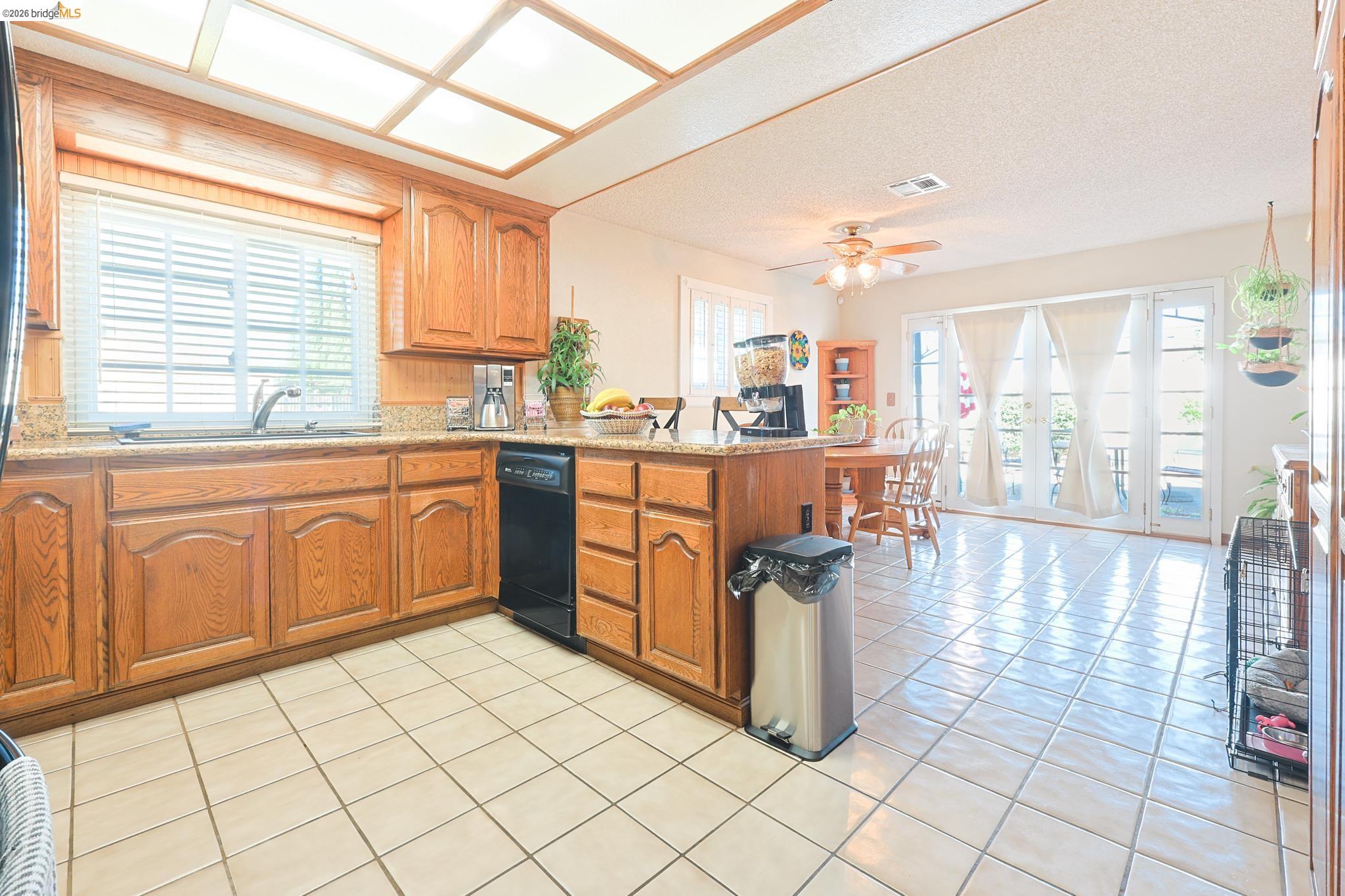 Detail Gallery Image 16 of 35 For 4950 Dawson Dr, Oakley,  CA 94561 - 4 Beds | 2 Baths