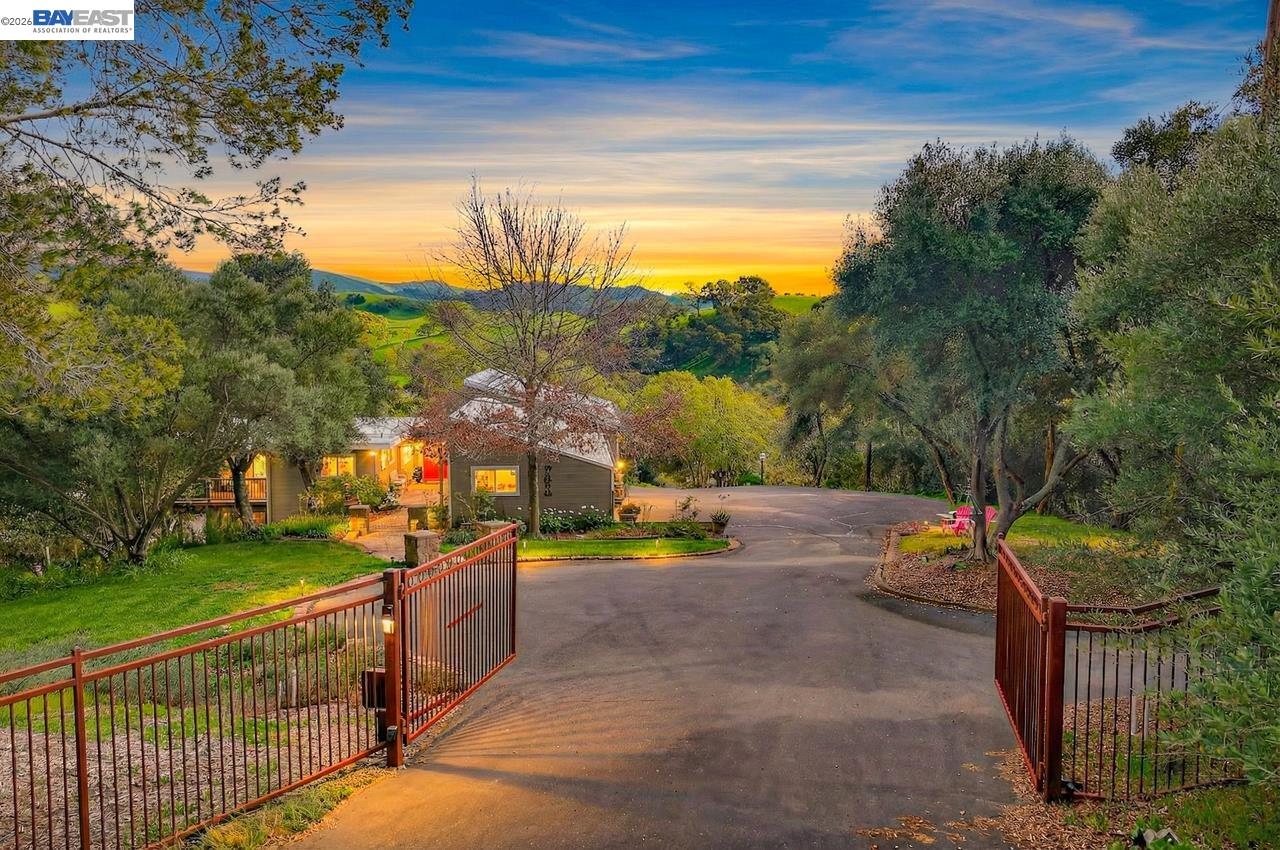 Detail Gallery Image 25 of 54 For 10700 Foothill Rd, Sunol,  CA 94586 - – Beds | – Baths