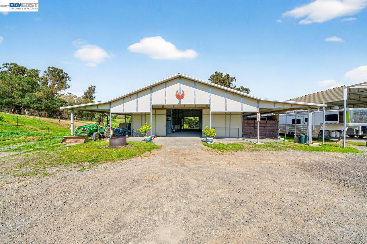 Detail Gallery Image 5 of 54 For 10700 Foothill Rd, Sunol,  CA 94586 - – Beds | – Baths