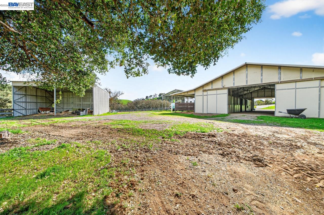 Detail Gallery Image 10 of 54 For 10700 Foothill Rd, Sunol,  CA 94586 - – Beds | – Baths