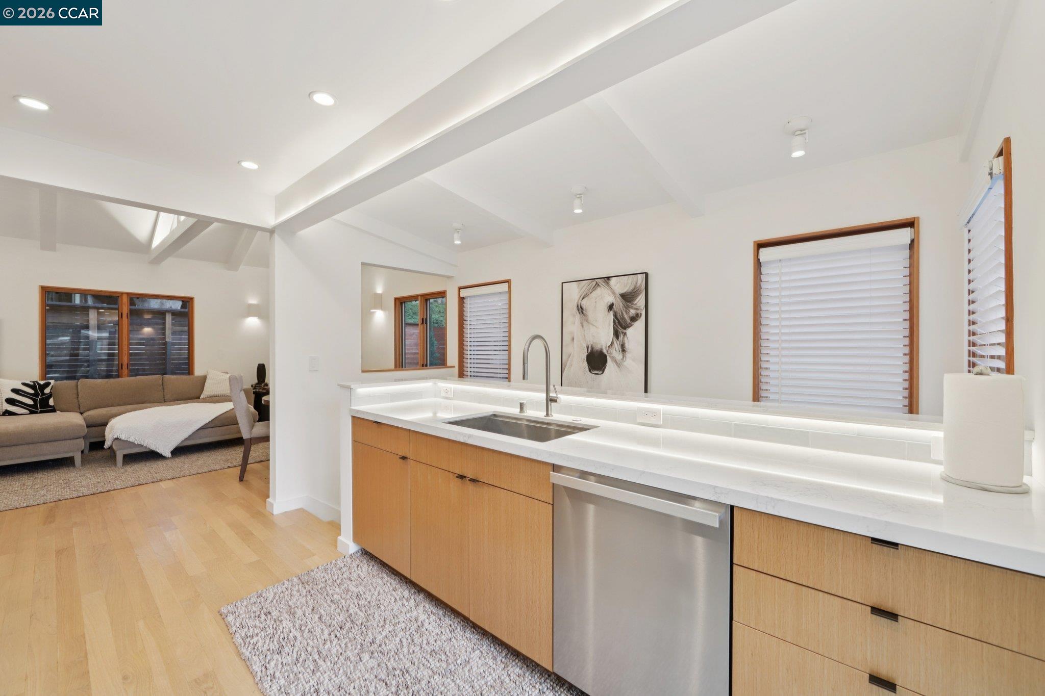 Detail Gallery Image 12 of 37 For 380 Vermont Ave, Berkeley,  CA 94707 - 3 Beds | 2 Baths