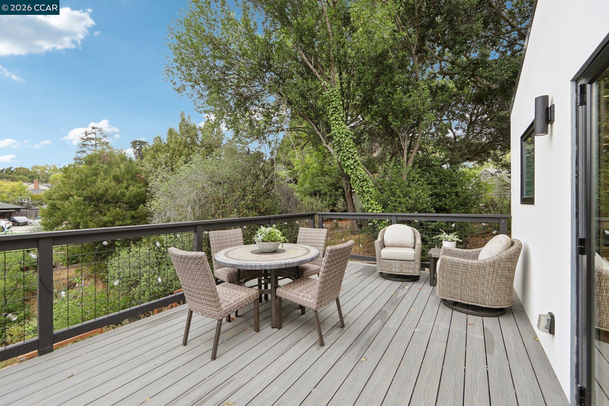 Detail Gallery Image 17 of 37 For 380 Vermont Ave, Berkeley,  CA 94707 - 3 Beds | 2 Baths