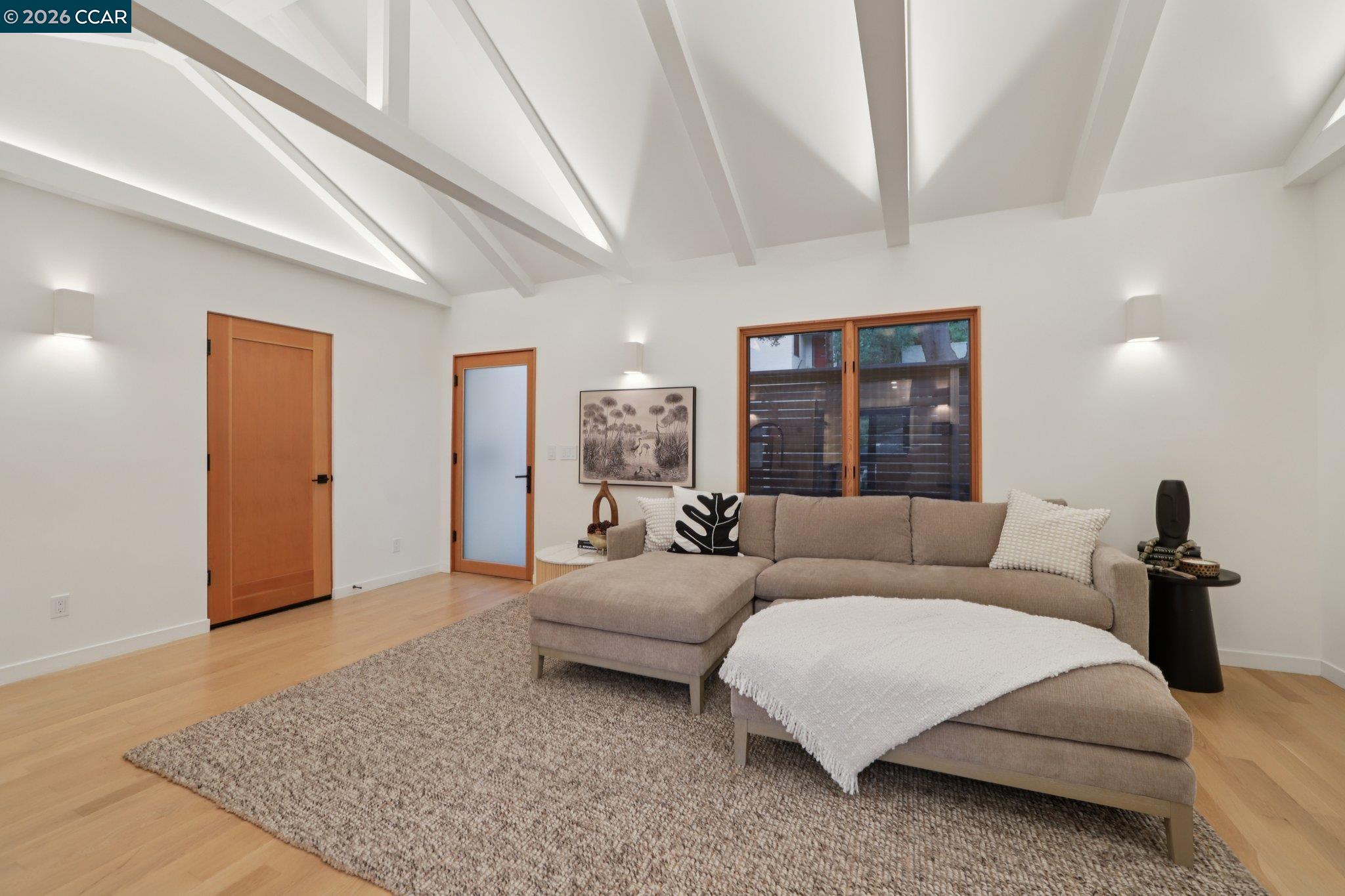 Detail Gallery Image 6 of 37 For 380 Vermont Ave, Berkeley,  CA 94707 - 3 Beds | 2 Baths