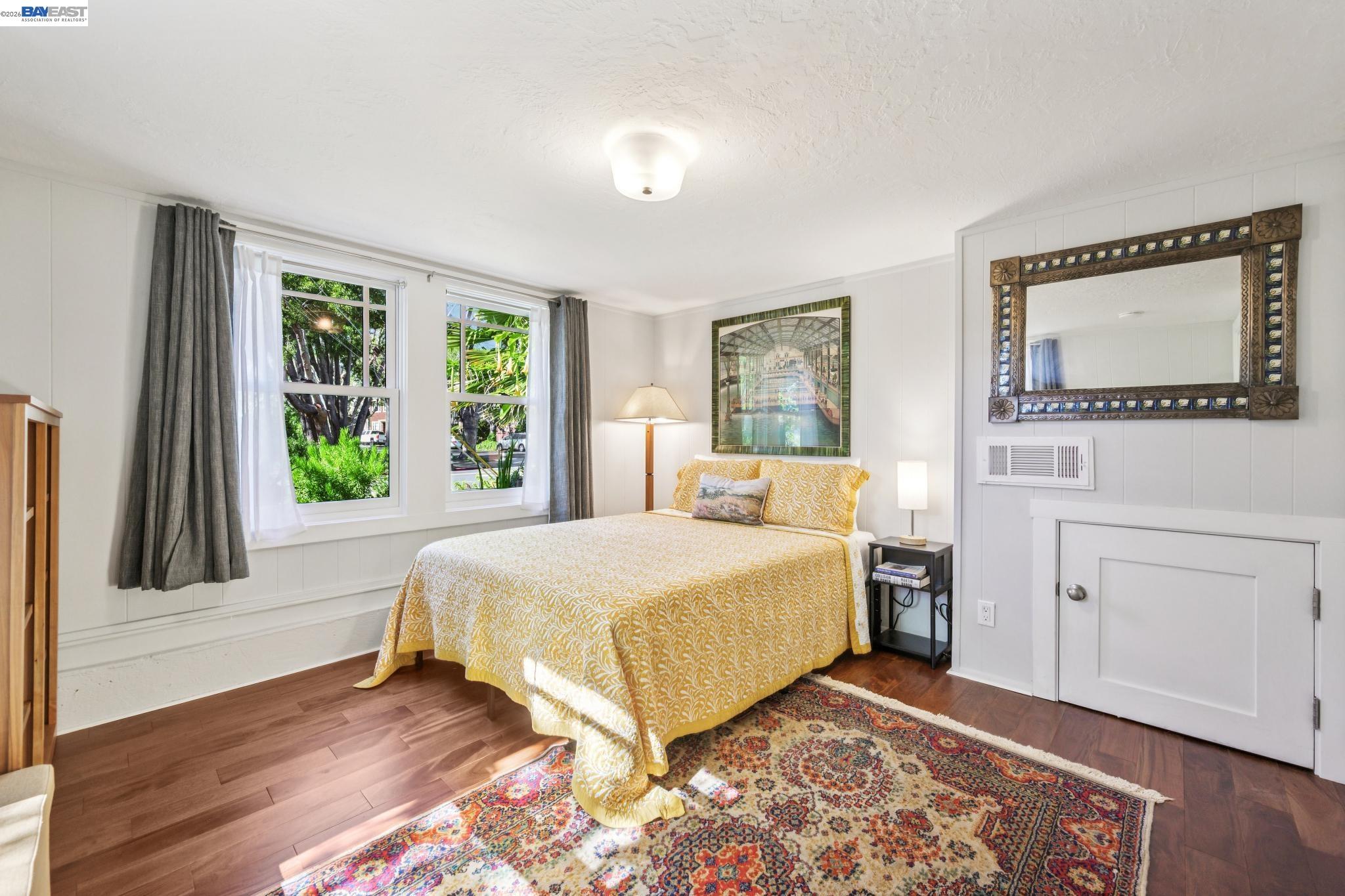 Detail Gallery Image 15 of 33 For 1376 Versailles Ave, Alameda,  CA 94501 - 2 Beds | 2 Baths