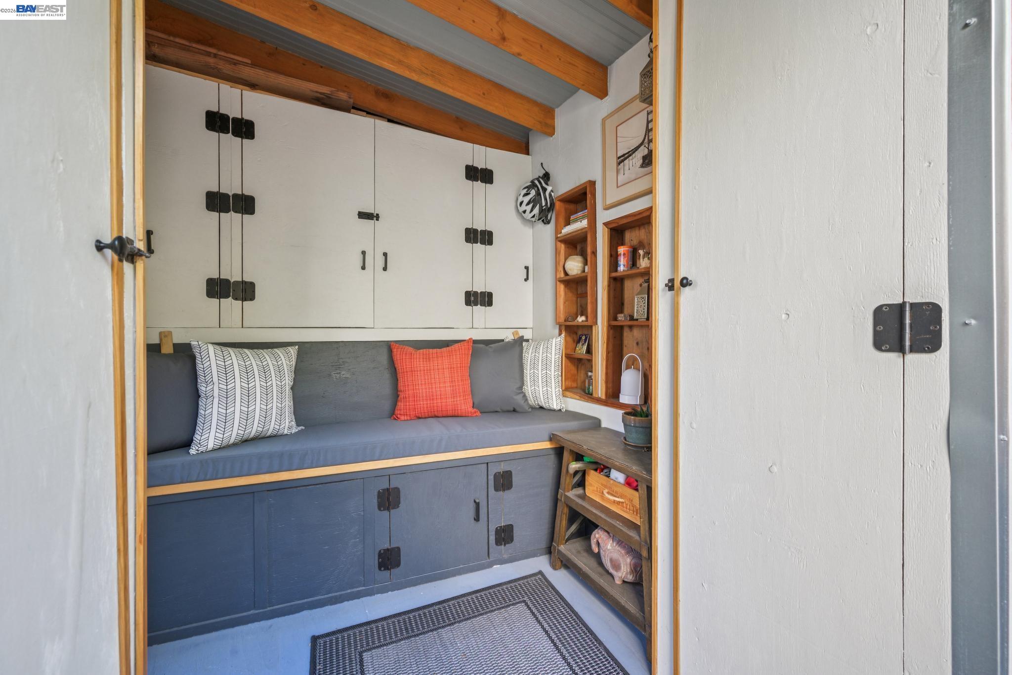 Detail Gallery Image 23 of 33 For 1376 Versailles Ave, Alameda,  CA 94501 - 2 Beds | 2 Baths