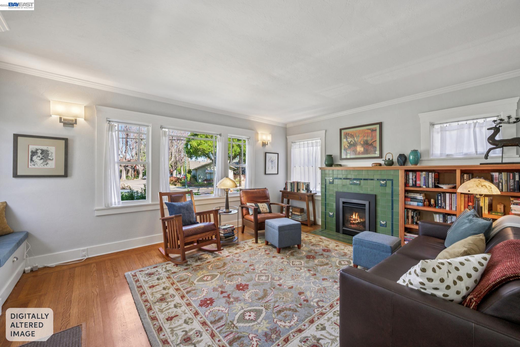 Detail Gallery Image 4 of 33 For 1376 Versailles Ave, Alameda,  CA 94501 - 2 Beds | 2 Baths