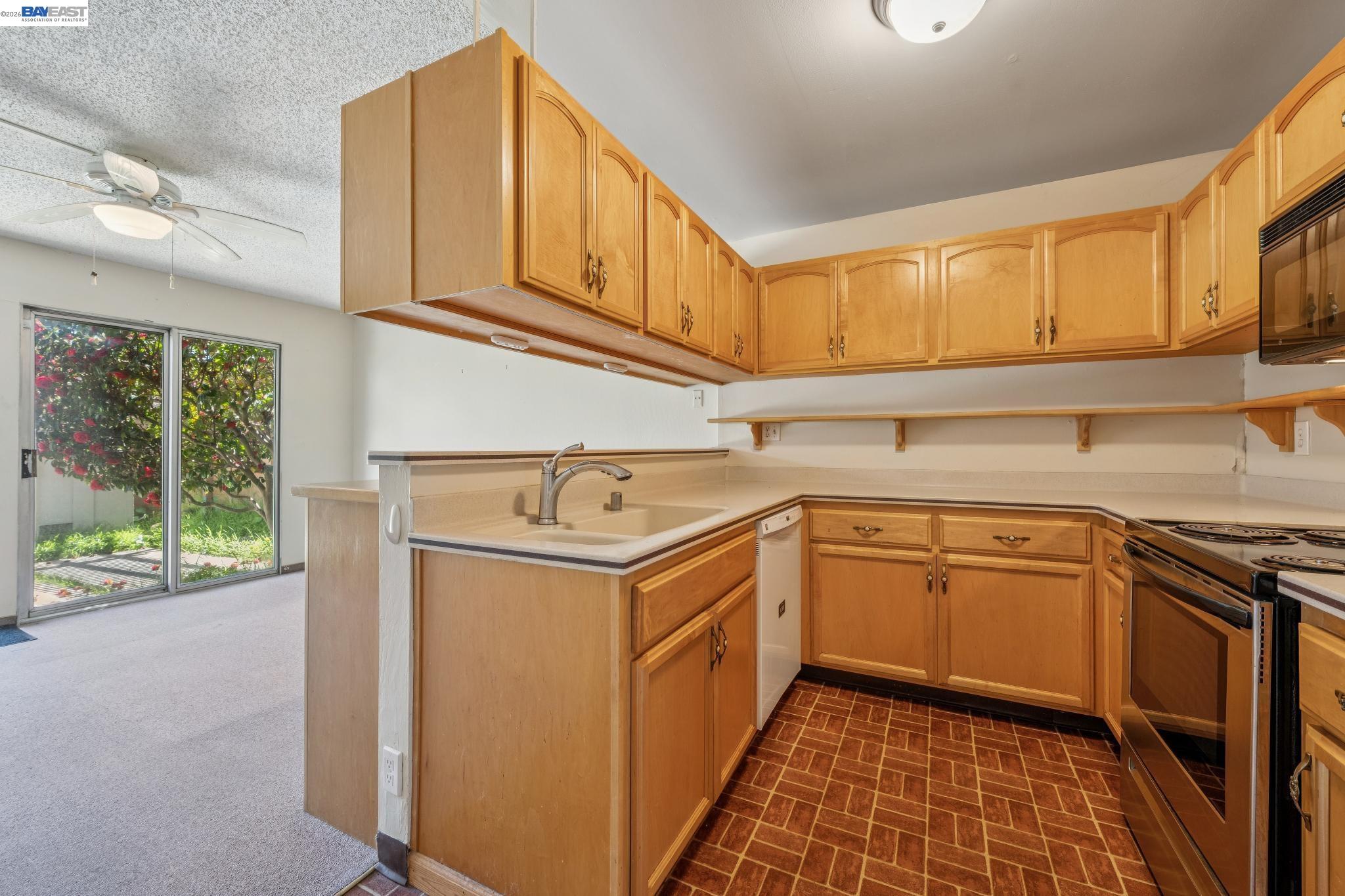 Photo #12: 41128738 Listing: Photo #12