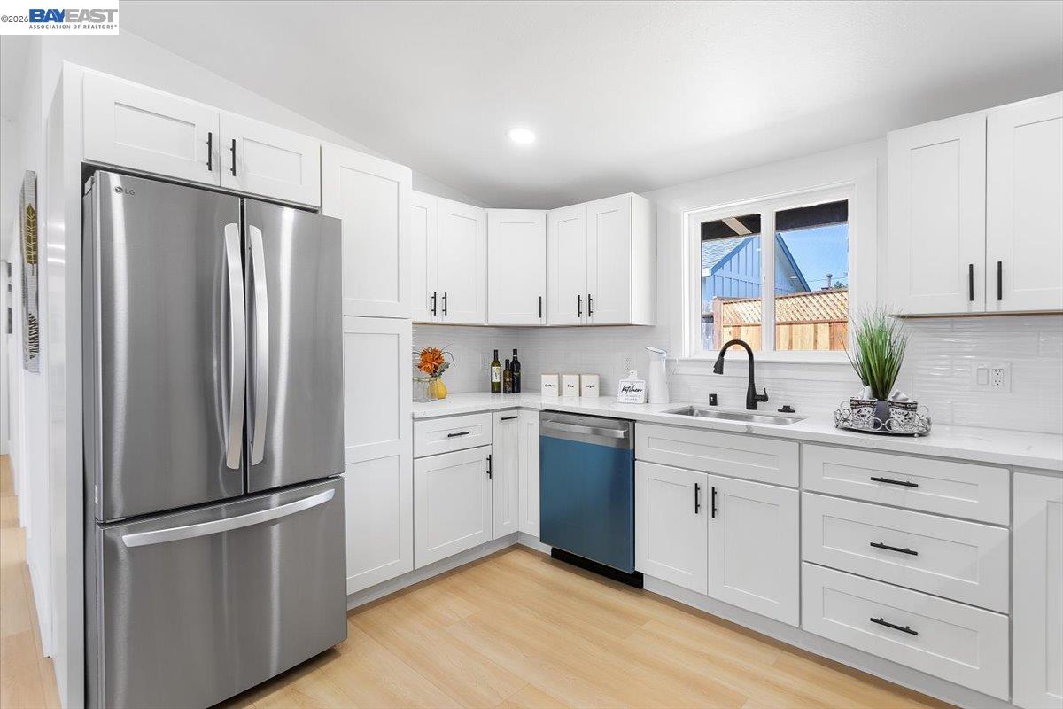 Detail Gallery Image 10 of 35 For 27828 Mandarin Ave, Hayward,  CA 94544 - 4 Beds | 2 Baths