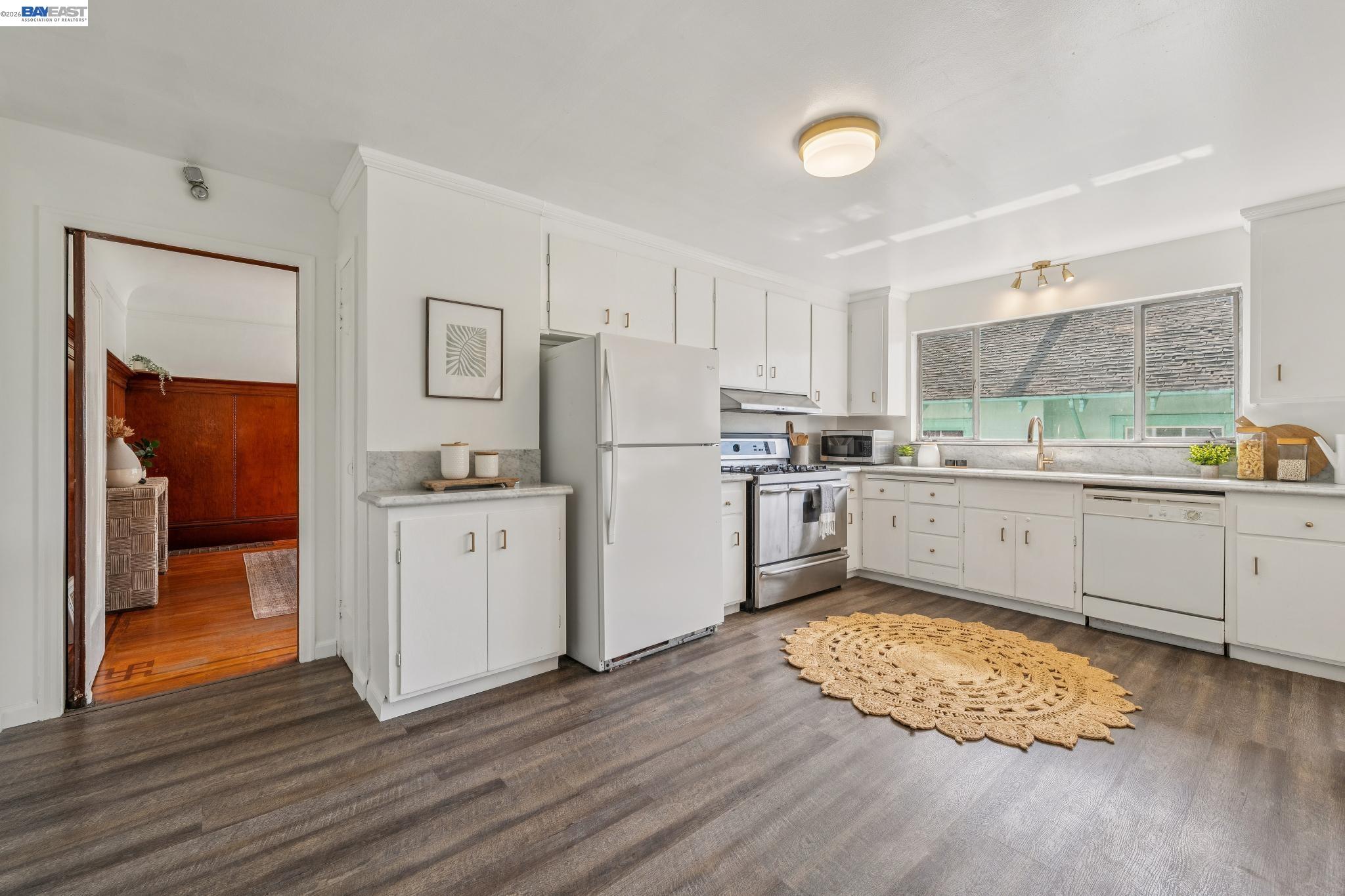 Detail Gallery Image 27 of 58 For 2063 Rosedale Ave, Oakland,  CA 94601 - 5 Beds | 2 Baths