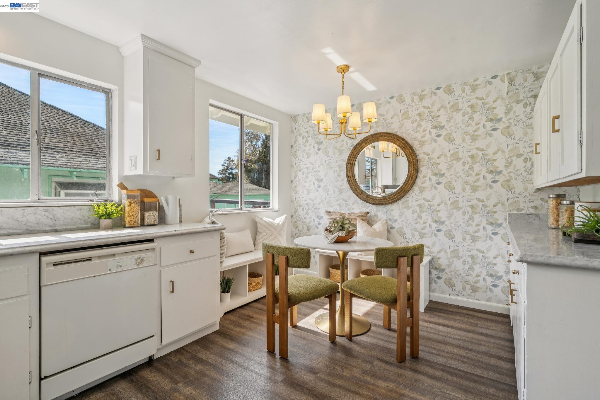 Detail Gallery Image 33 of 58 For 2063 Rosedale Ave, Oakland,  CA 94601 - 5 Beds | 2 Baths