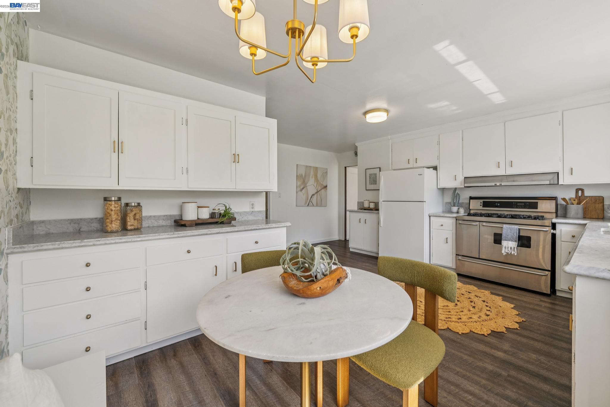 Detail Gallery Image 38 of 58 For 2063 Rosedale Ave, Oakland,  CA 94601 - 5 Beds | 2 Baths