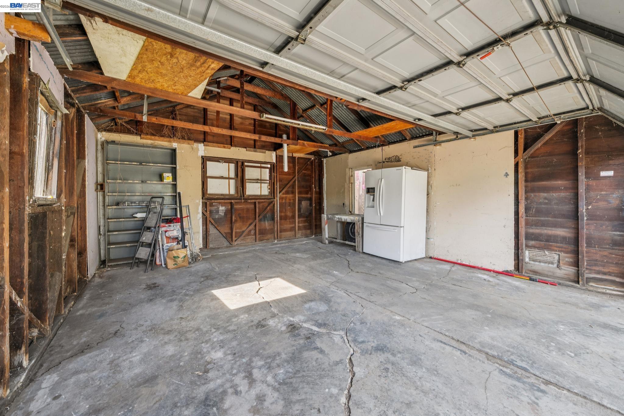 Detail Gallery Image 51 of 58 For 2063 Rosedale Ave, Oakland,  CA 94601 - 5 Beds | 2 Baths