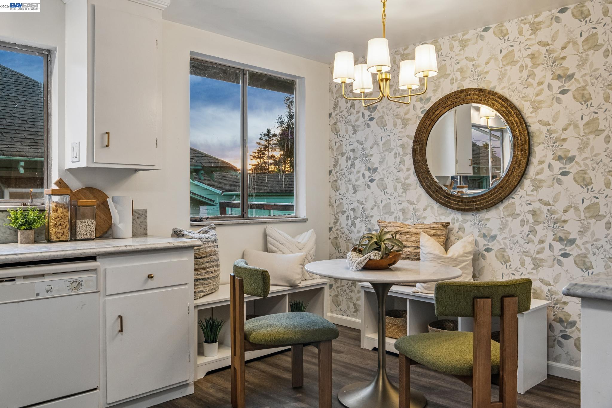 Detail Gallery Image 55 of 58 For 2063 Rosedale Ave, Oakland,  CA 94601 - 5 Beds | 2 Baths