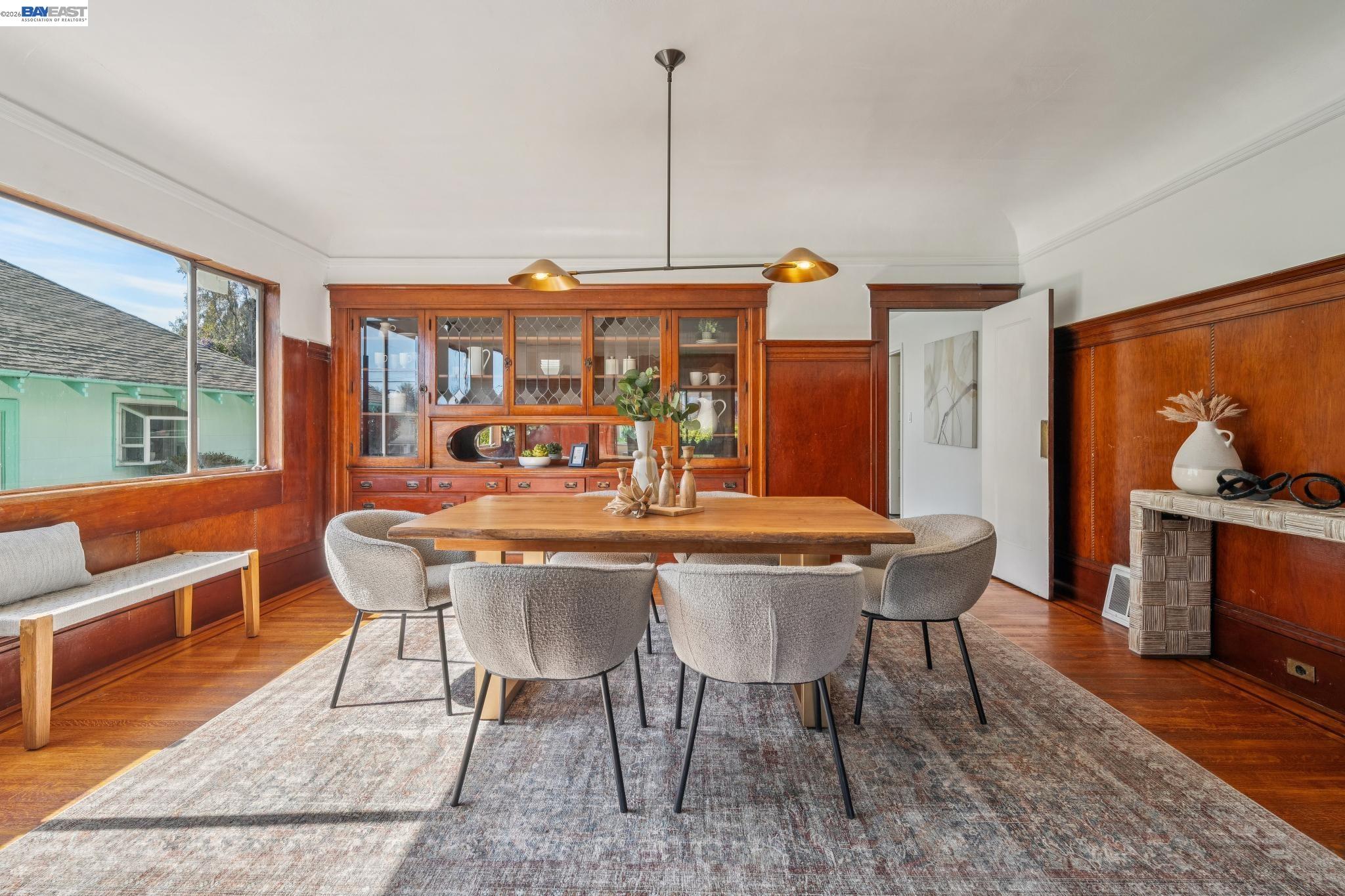 Detail Gallery Image 10 of 58 For 2063 Rosedale Ave, Oakland,  CA 94601 - 5 Beds | 2 Baths