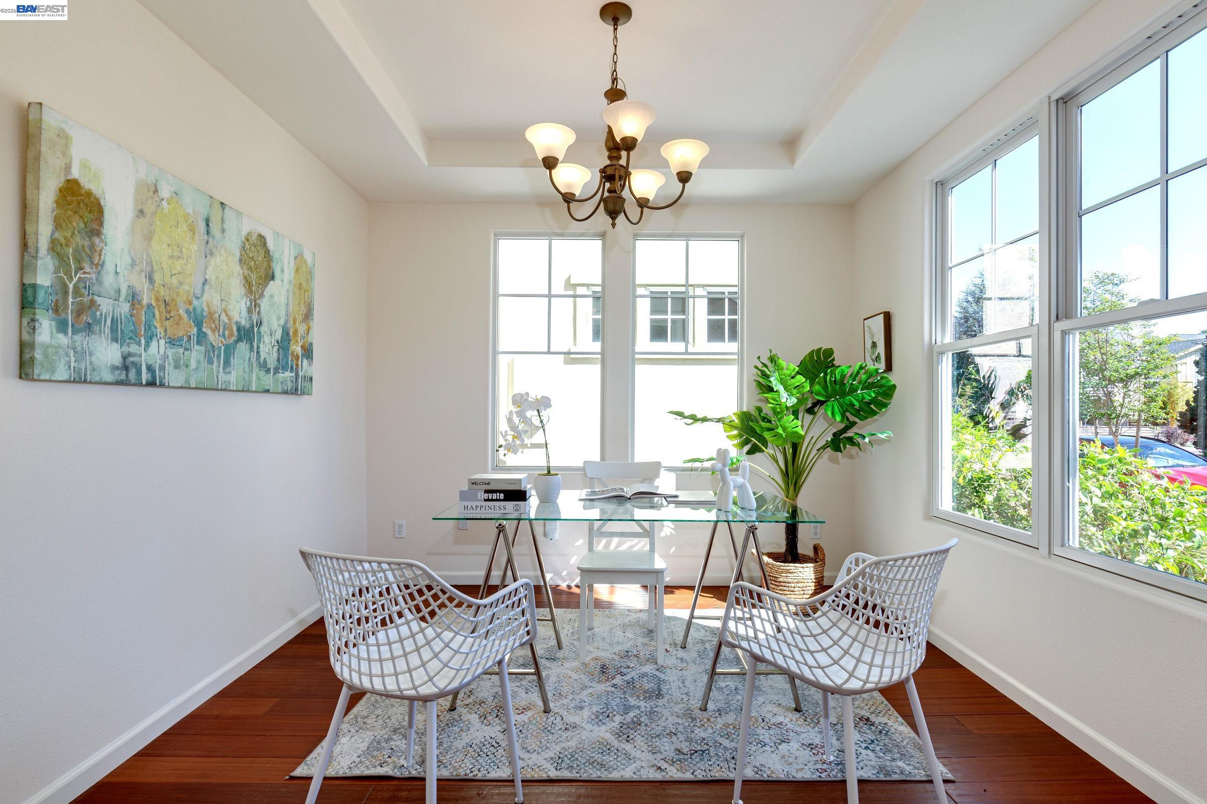 Detail Gallery Image 2 of 30 For 2381 Haile St, Alameda,  CA 94501 - 3 Beds | 2/1 Baths