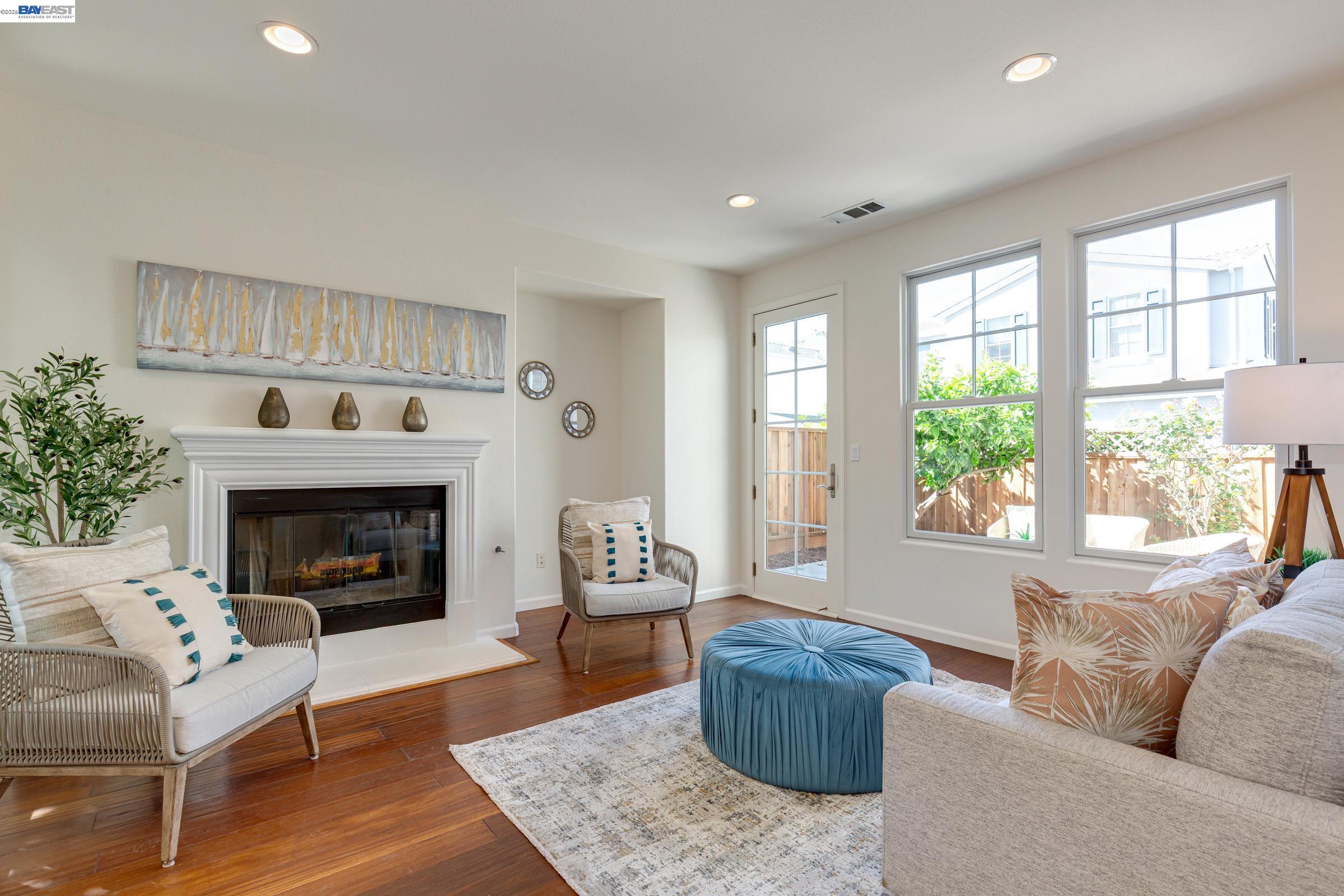 Detail Gallery Image 15 of 30 For 2381 Haile St, Alameda,  CA 94501 - 3 Beds | 2/1 Baths