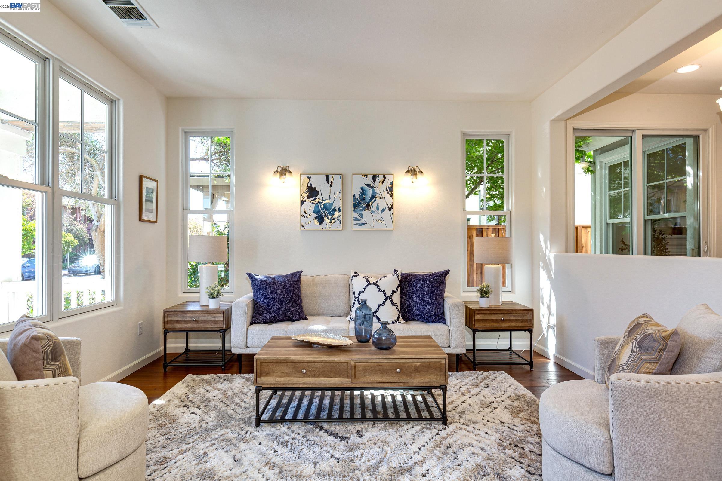 Detail Gallery Image 4 of 30 For 2381 Haile St, Alameda,  CA 94501 - 3 Beds | 2/1 Baths