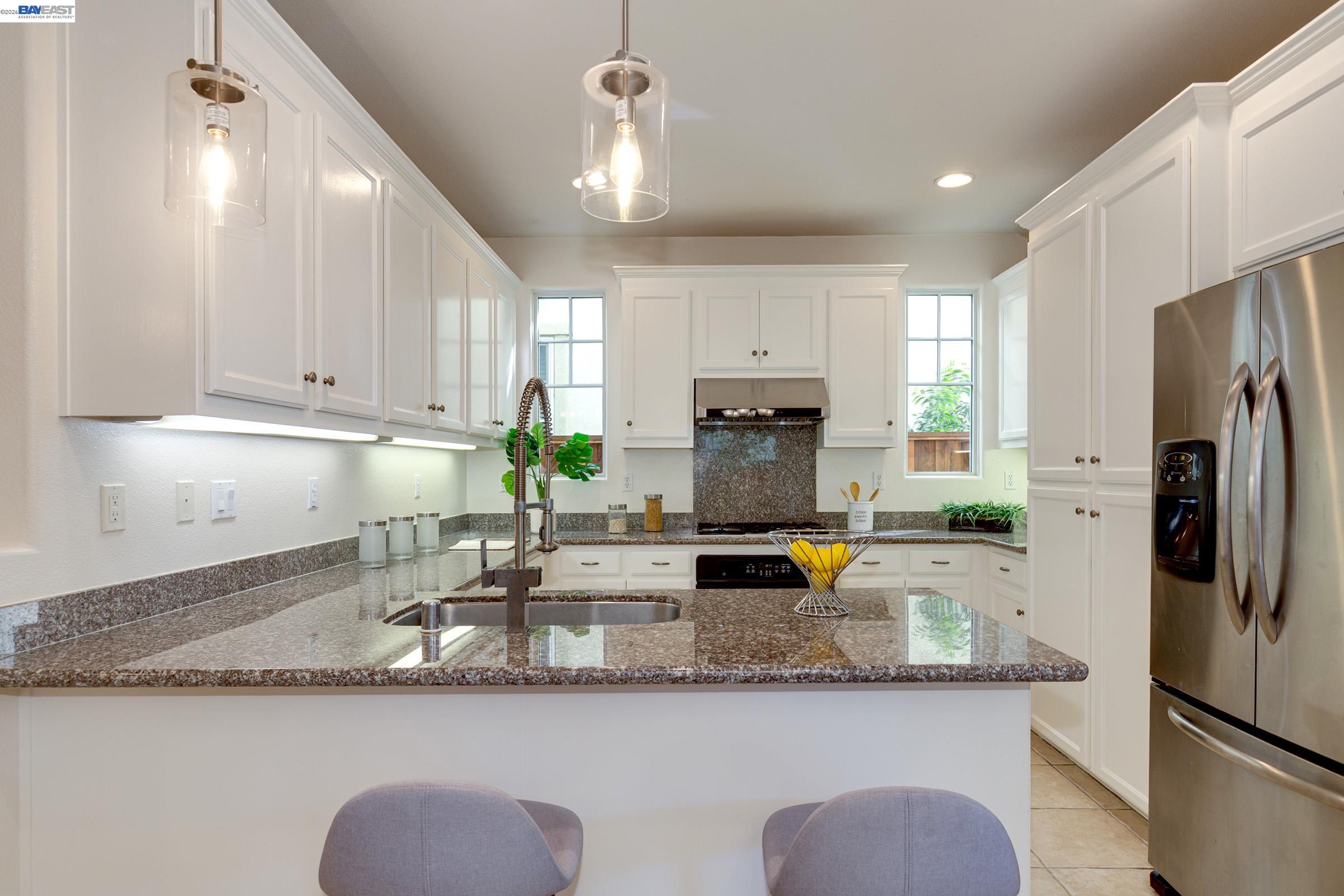 Detail Gallery Image 8 of 30 For 2381 Haile St, Alameda,  CA 94501 - 3 Beds | 2/1 Baths