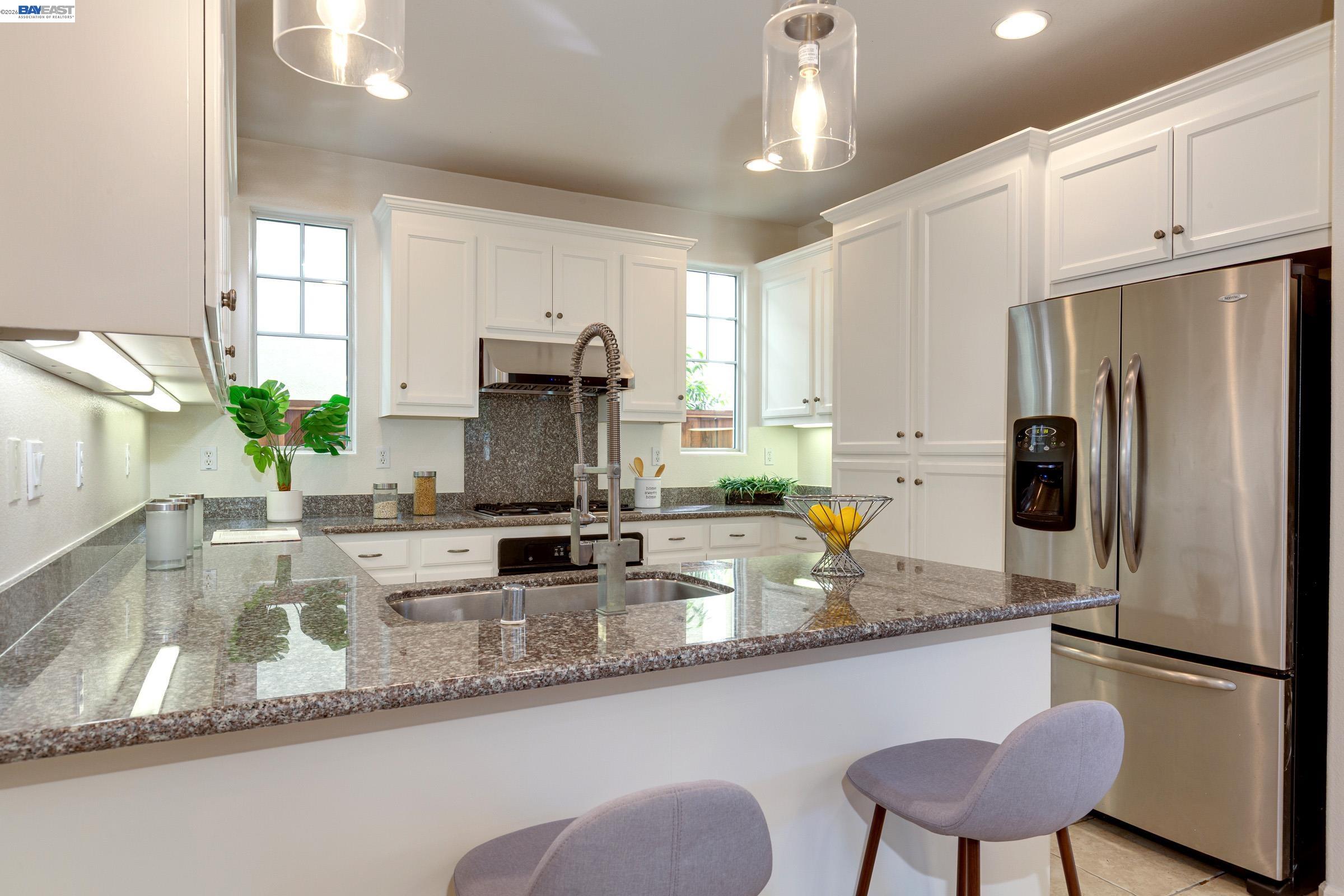 Detail Gallery Image 9 of 30 For 2381 Haile St, Alameda,  CA 94501 - 3 Beds | 2/1 Baths