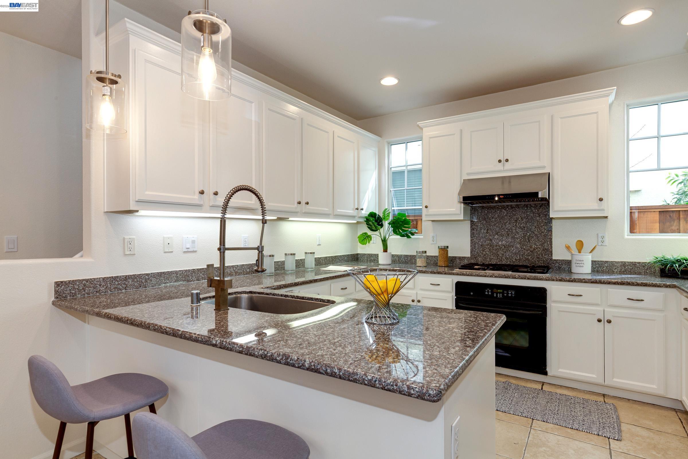 Detail Gallery Image 10 of 30 For 2381 Haile St, Alameda,  CA 94501 - 3 Beds | 2/1 Baths