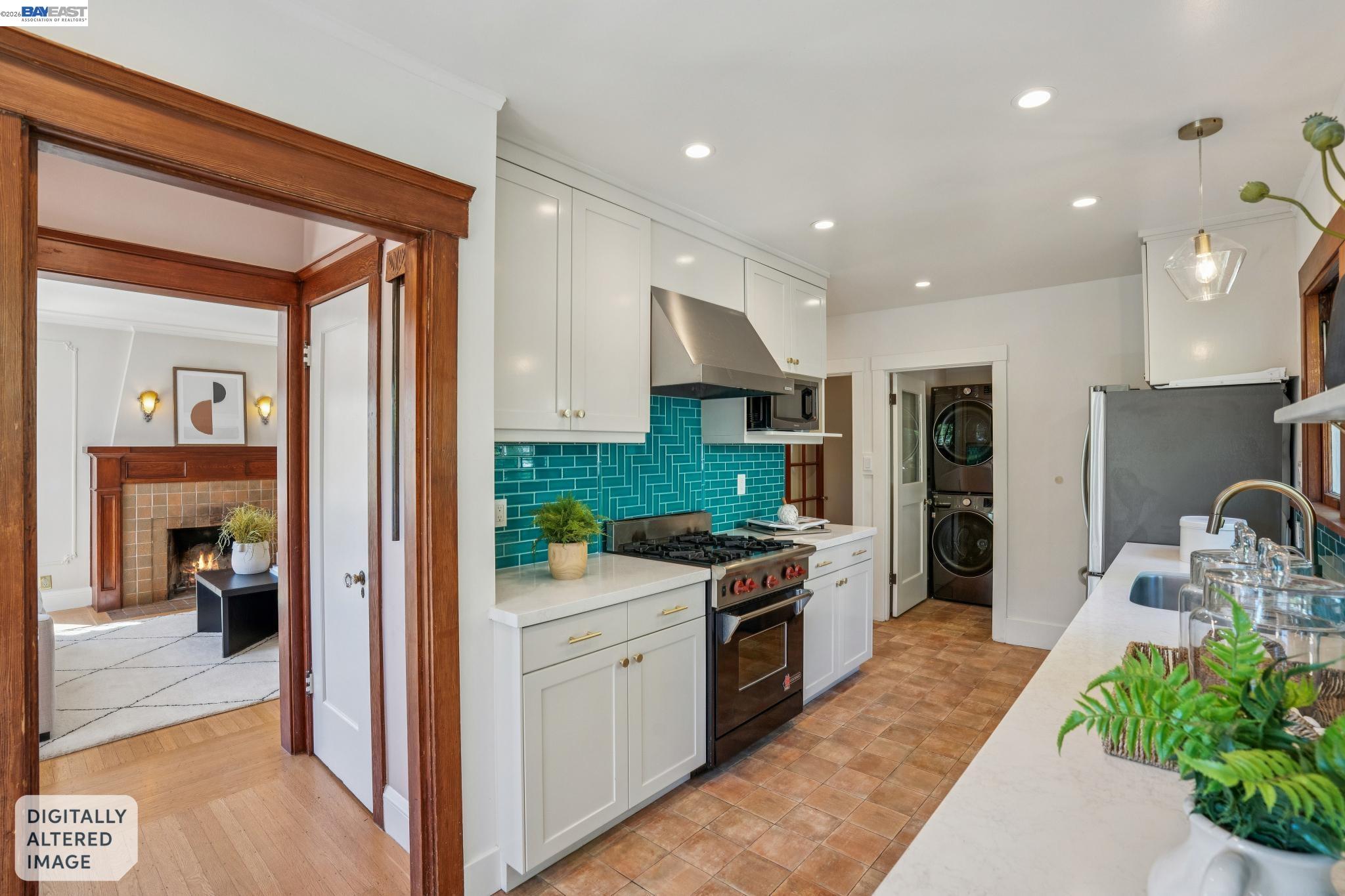 Detail Gallery Image 17 of 40 For 285 Adams St, Oakland,  CA 94610-4126 - 2 Beds | 2 Baths