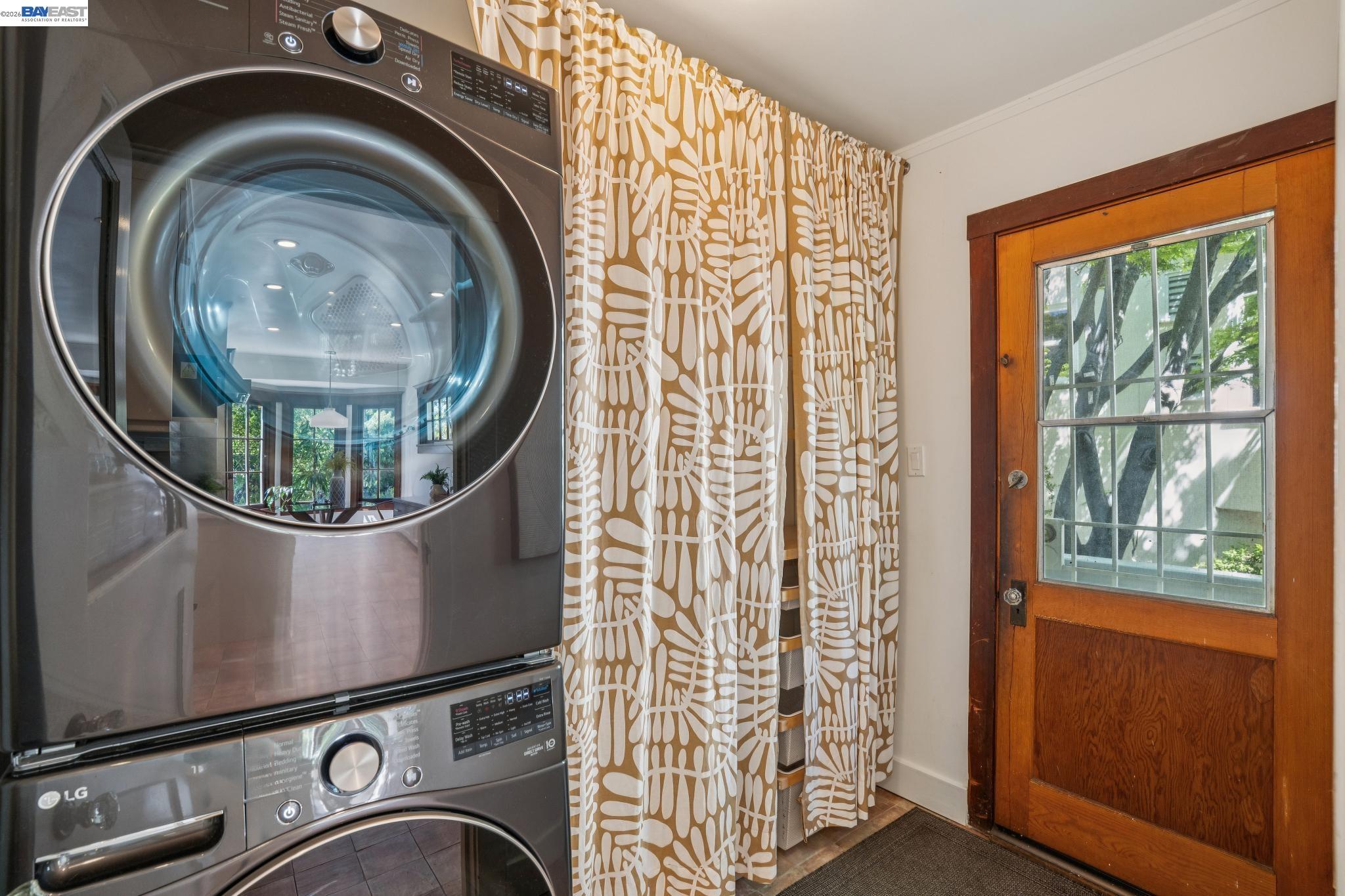 Detail Gallery Image 22 of 40 For 285 Adams St, Oakland,  CA 94610-4126 - 2 Beds | 2 Baths