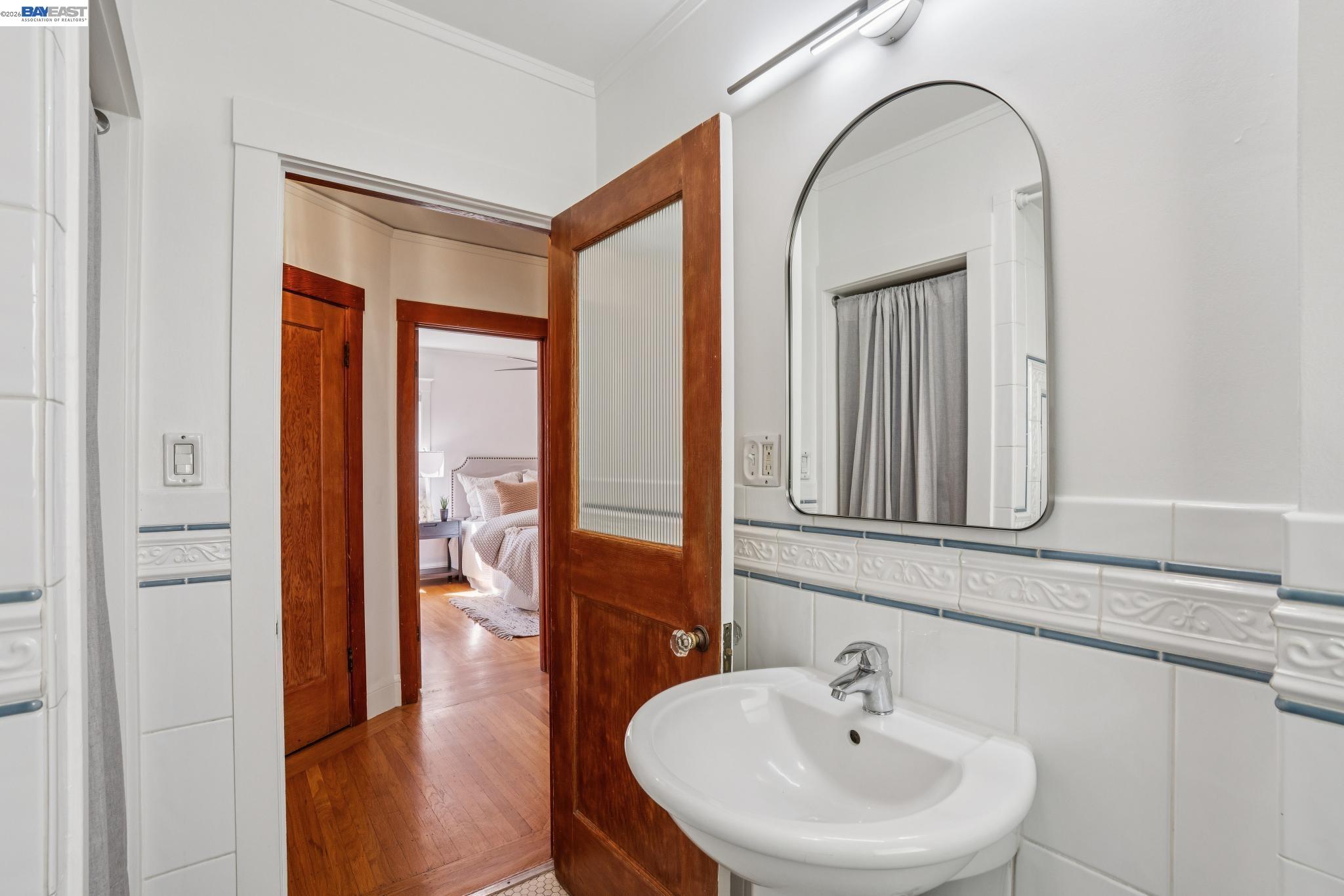 Detail Gallery Image 28 of 40 For 285 Adams St, Oakland,  CA 94610-4126 - 2 Beds | 2 Baths