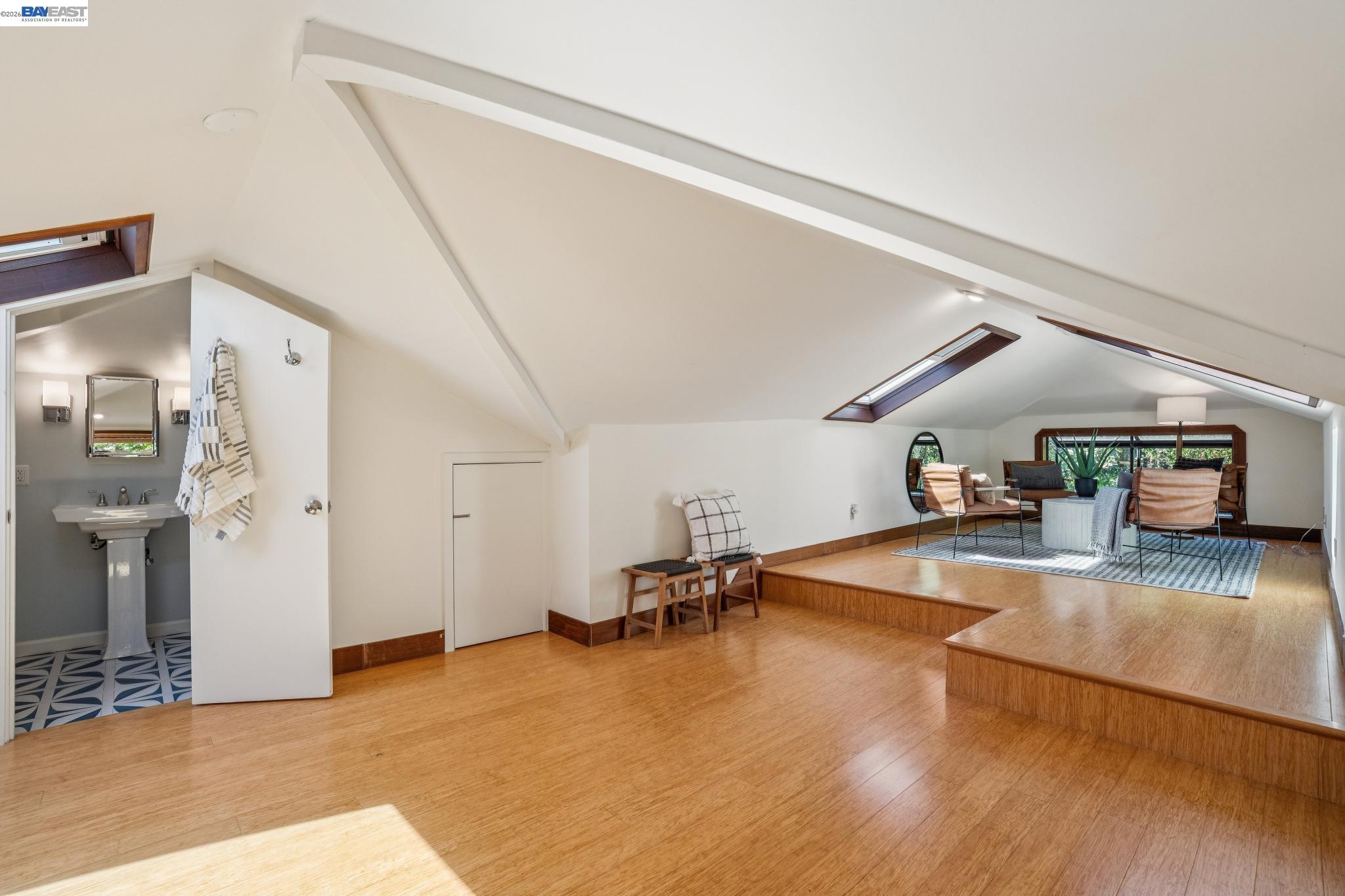 Detail Gallery Image 31 of 40 For 285 Adams St, Oakland,  CA 94610-4126 - 2 Beds | 2 Baths