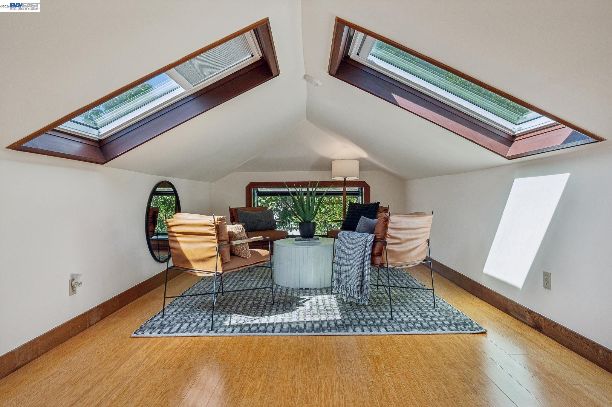 Detail Gallery Image 32 of 40 For 285 Adams St, Oakland,  CA 94610-4126 - 2 Beds | 2 Baths