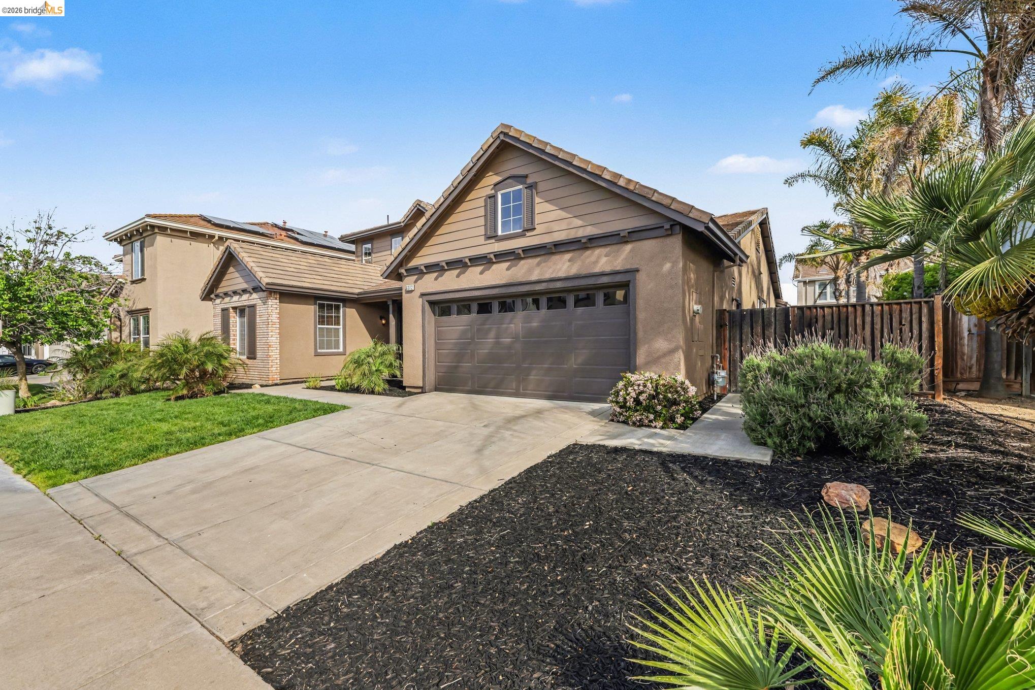 Detail Gallery Image 2 of 36 For 6372 Crystal Springs Cir, Discovery Bay,  CA 94505 - 5 Beds | 3 Baths