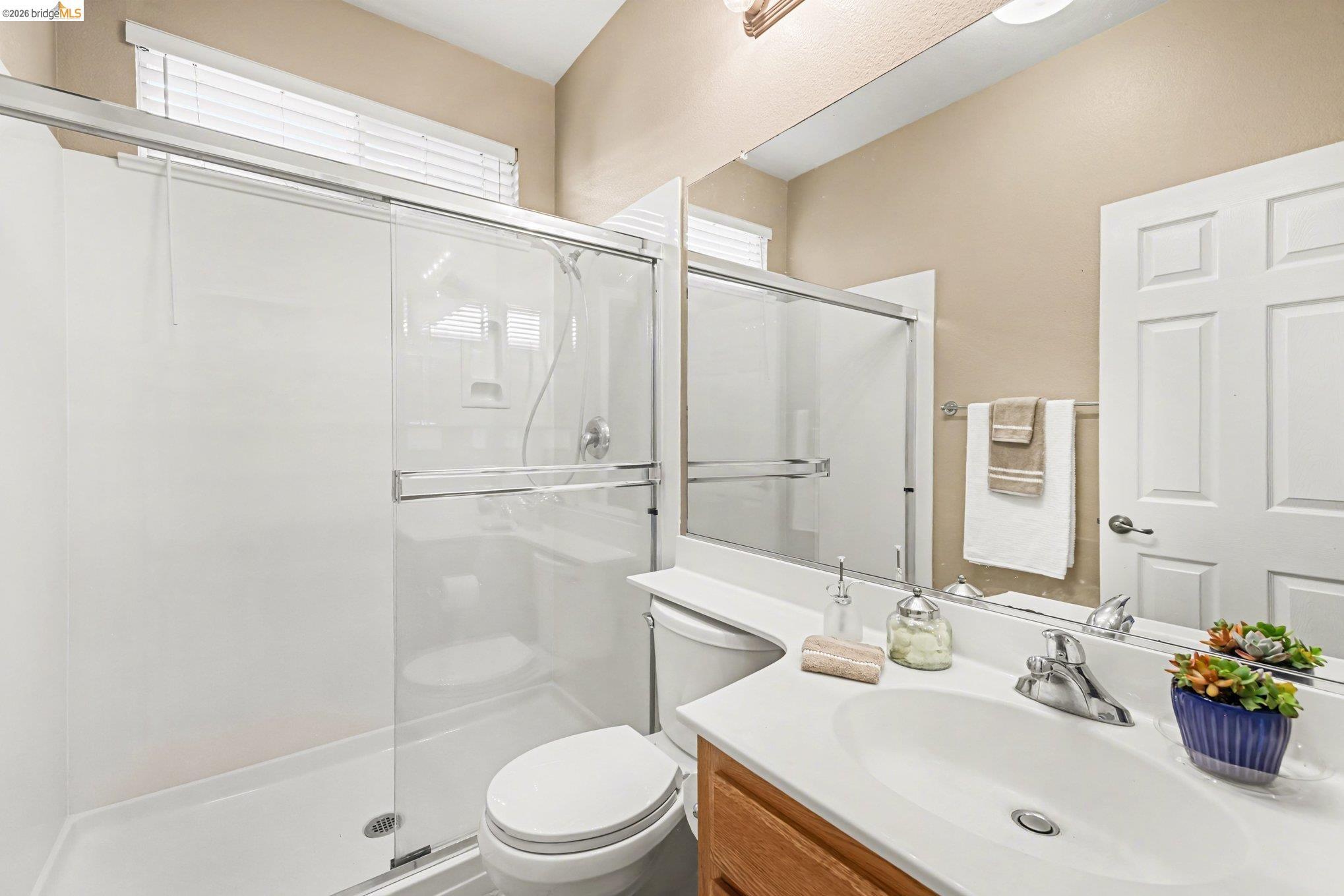 Detail Gallery Image 16 of 36 For 6372 Crystal Springs Cir, Discovery Bay,  CA 94505 - 5 Beds | 3 Baths