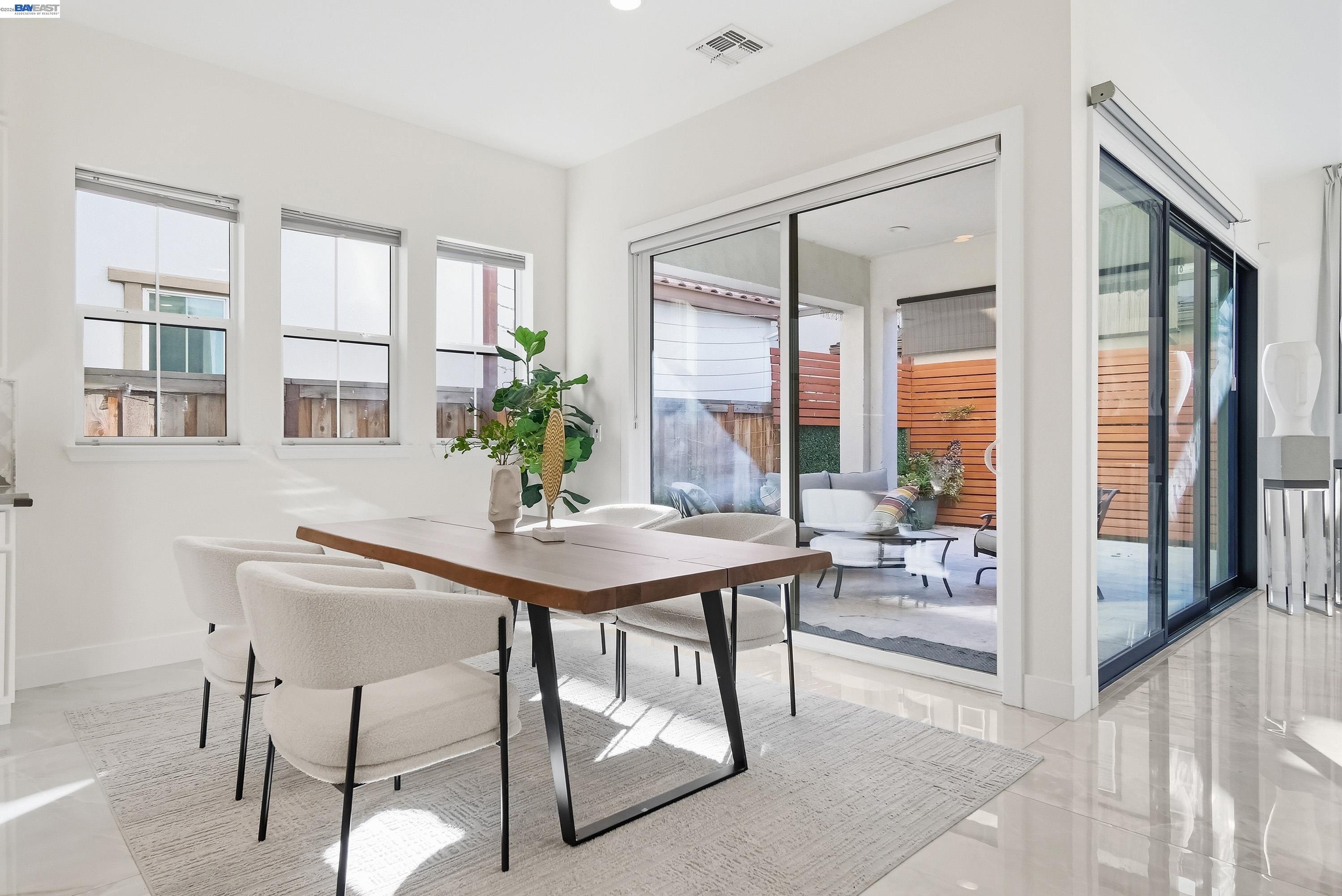 Detail Gallery Image 11 of 60 For 39418 N Darner, Newark,  CA 94560 - 5 Beds | 5/1 Baths