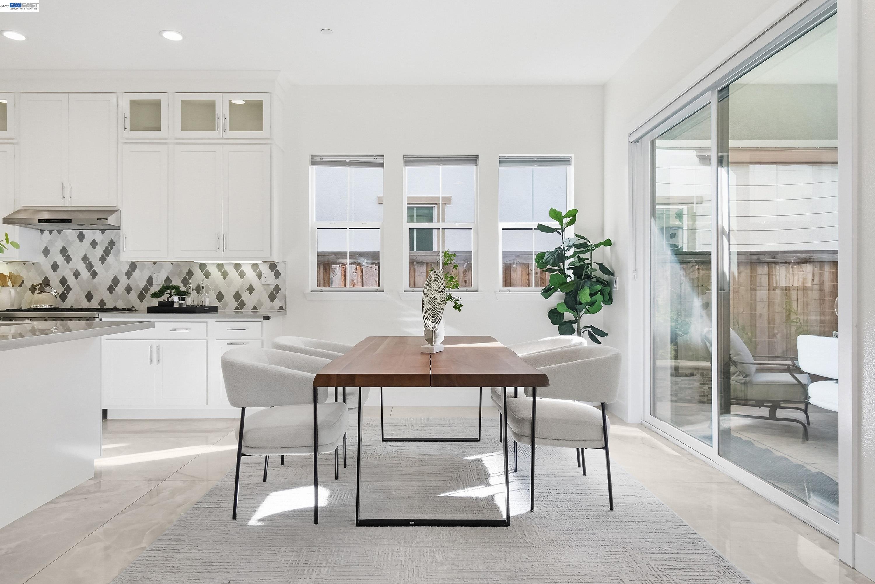 Detail Gallery Image 12 of 60 For 39418 N Darner, Newark,  CA 94560 - 5 Beds | 5/1 Baths