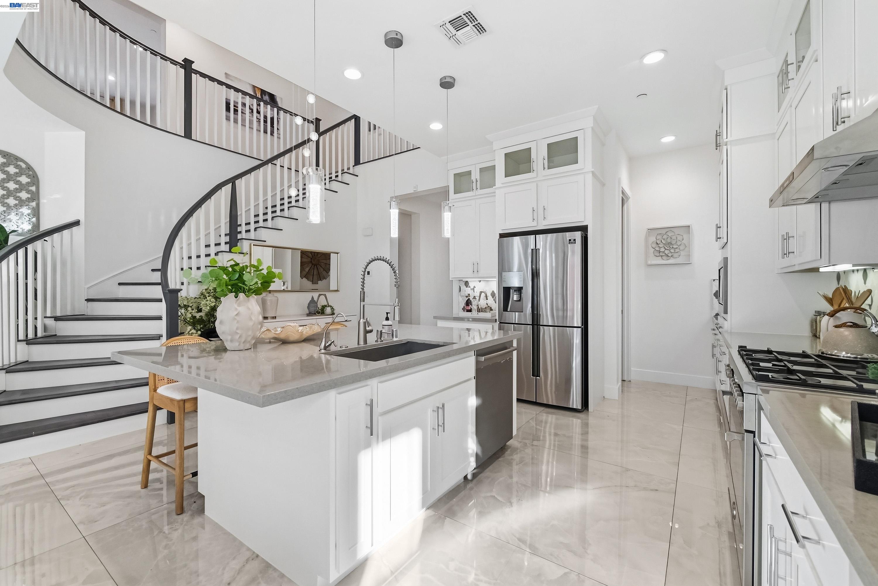 Detail Gallery Image 6 of 60 For 39418 N Darner, Newark,  CA 94560 - 5 Beds | 5/1 Baths