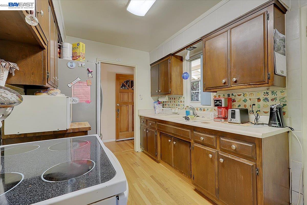 Detail Gallery Image 15 of 36 For 1816 Eastern Avenue, Sacramento,  CA 95864-1768 - 3 Beds | 2 Baths