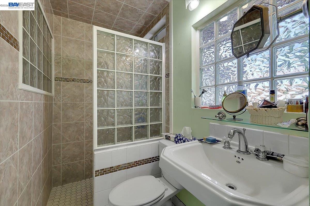 Detail Gallery Image 25 of 36 For 1816 Eastern Avenue, Sacramento,  CA 95864-1768 - 3 Beds | 2 Baths