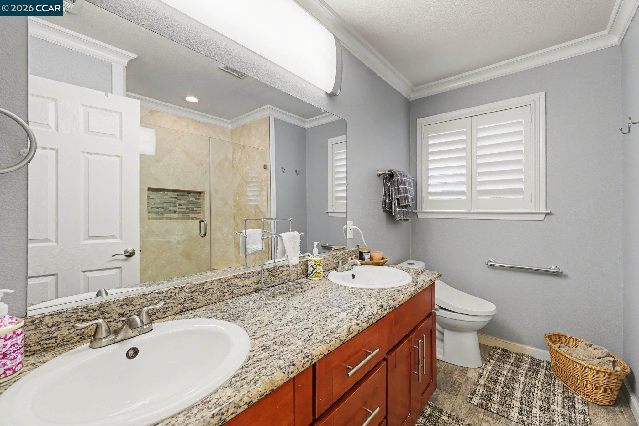 Detail Gallery Image 14 of 27 For 2035 Sherman Dr, Pleasant Hill,  CA 94523 - 4 Beds | 3 Baths