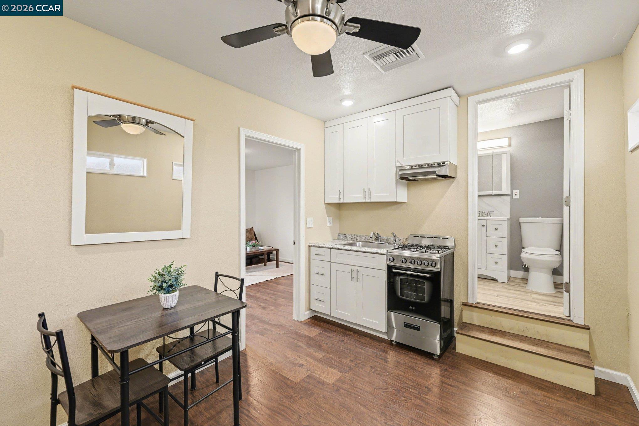 Detail Gallery Image 17 of 27 For 2035 Sherman Dr, Pleasant Hill,  CA 94523 - 4 Beds | 3 Baths