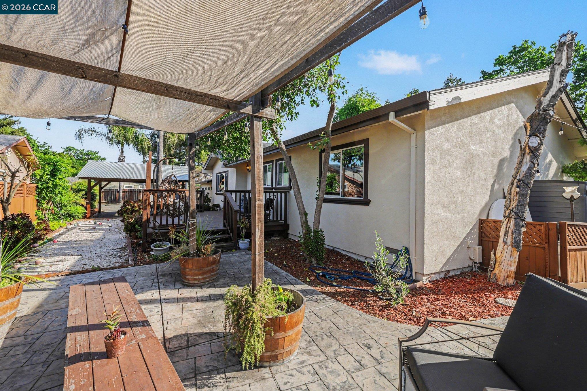 Detail Gallery Image 25 of 27 For 2035 Sherman Dr, Pleasant Hill,  CA 94523 - 4 Beds | 3 Baths