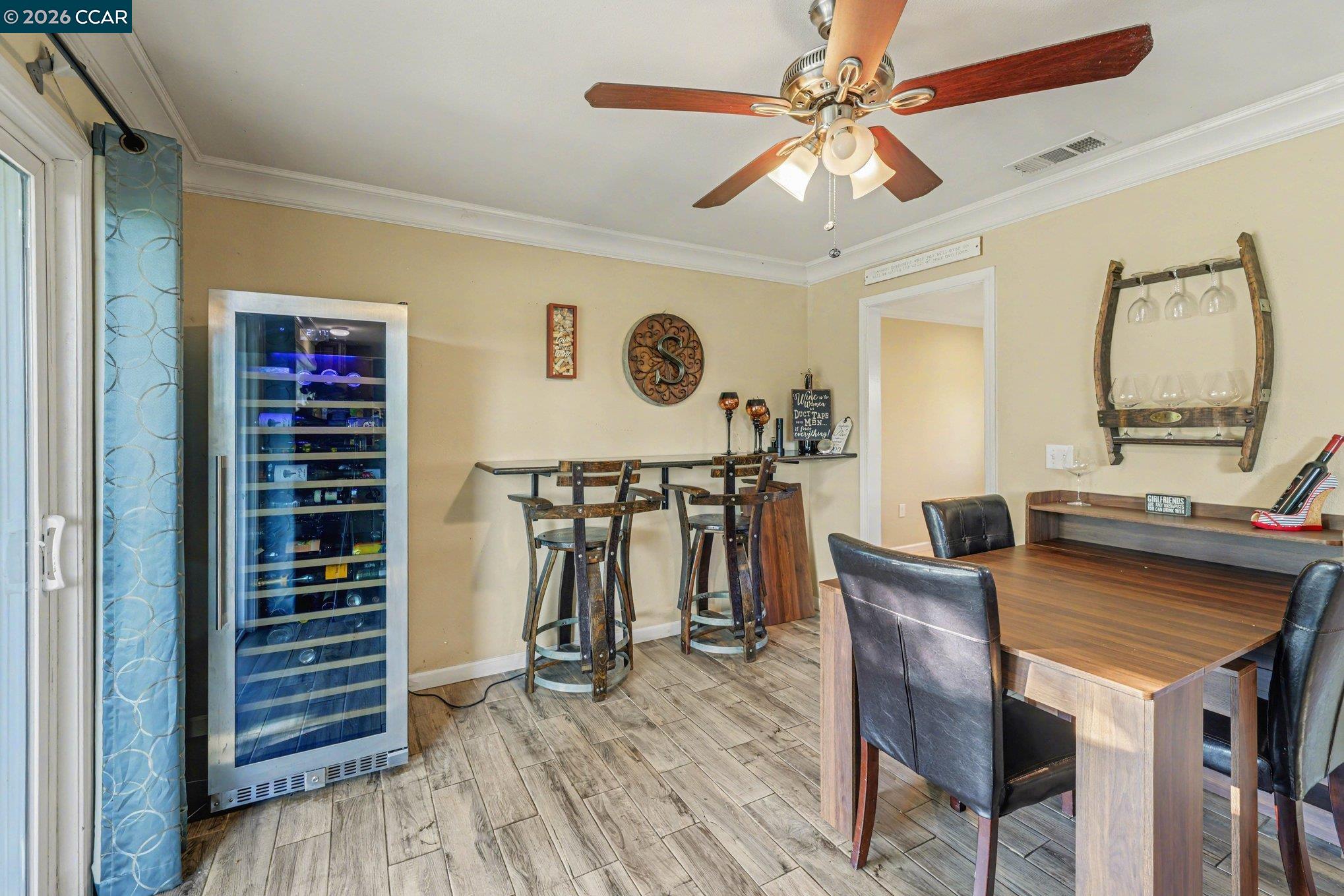 Detail Gallery Image 10 of 27 For 2035 Sherman Dr, Pleasant Hill,  CA 94523 - 4 Beds | 3 Baths