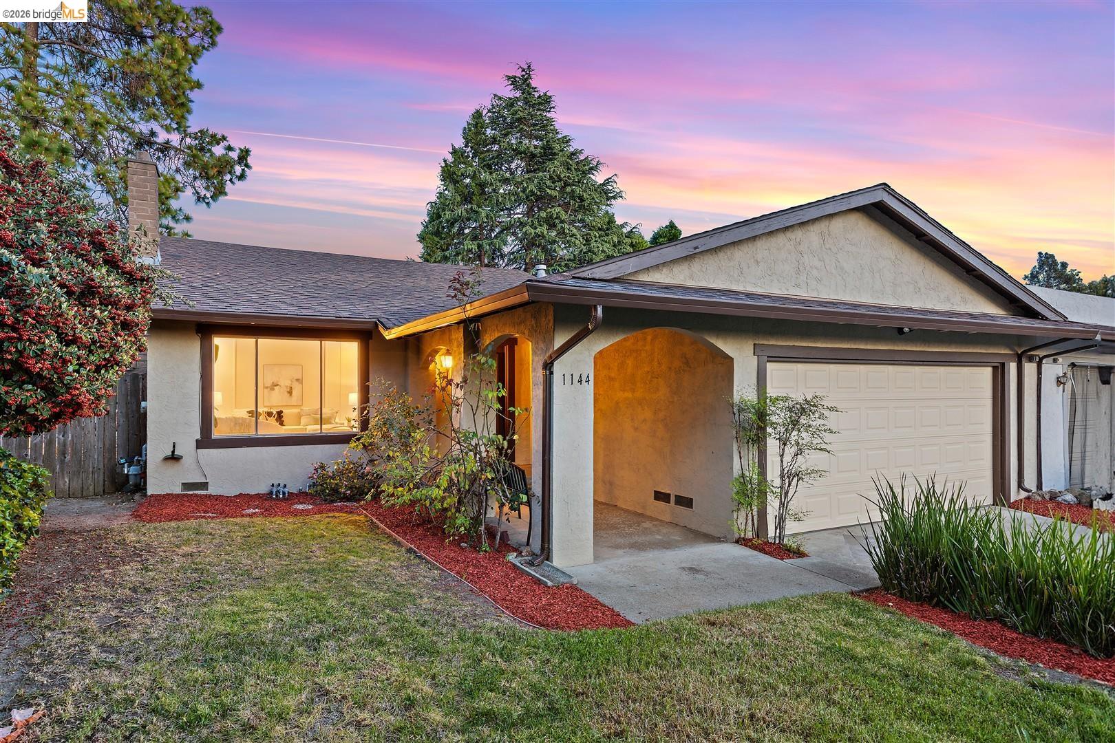 Detail Gallery Image 2 of 52 For 1144 Parkridge Dr, Richmond,  CA 94803 - 3 Beds | 2 Baths