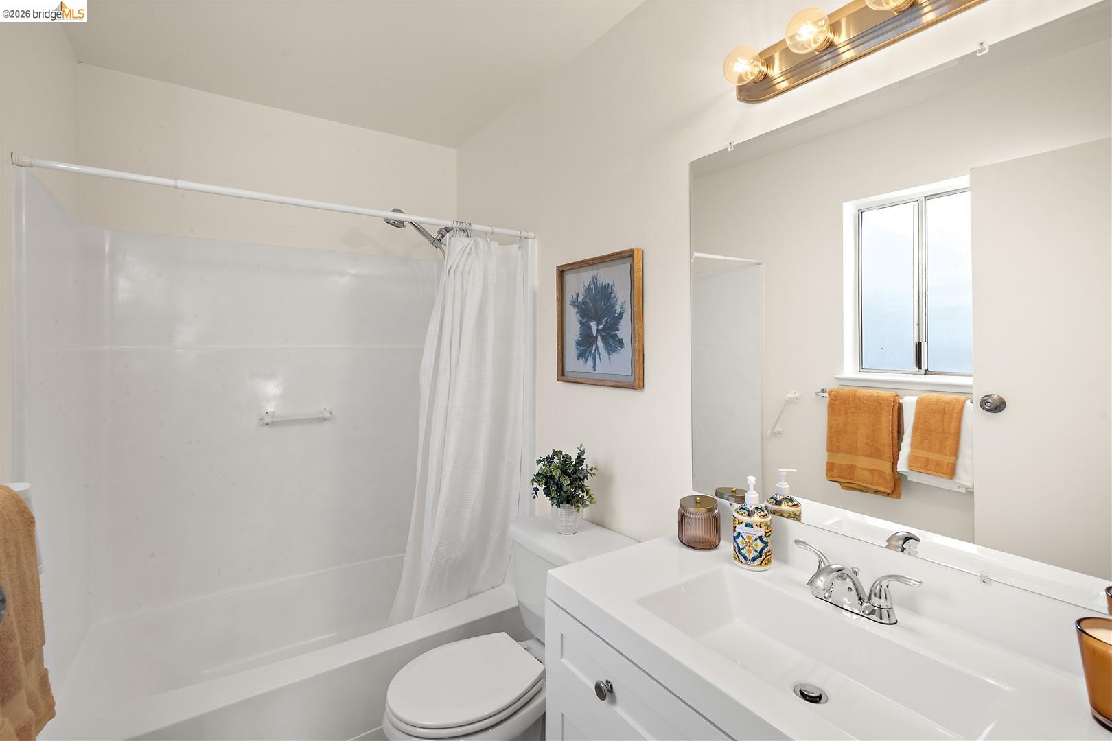 Detail Gallery Image 23 of 52 For 1144 Parkridge Dr, Richmond,  CA 94803 - 3 Beds | 2 Baths