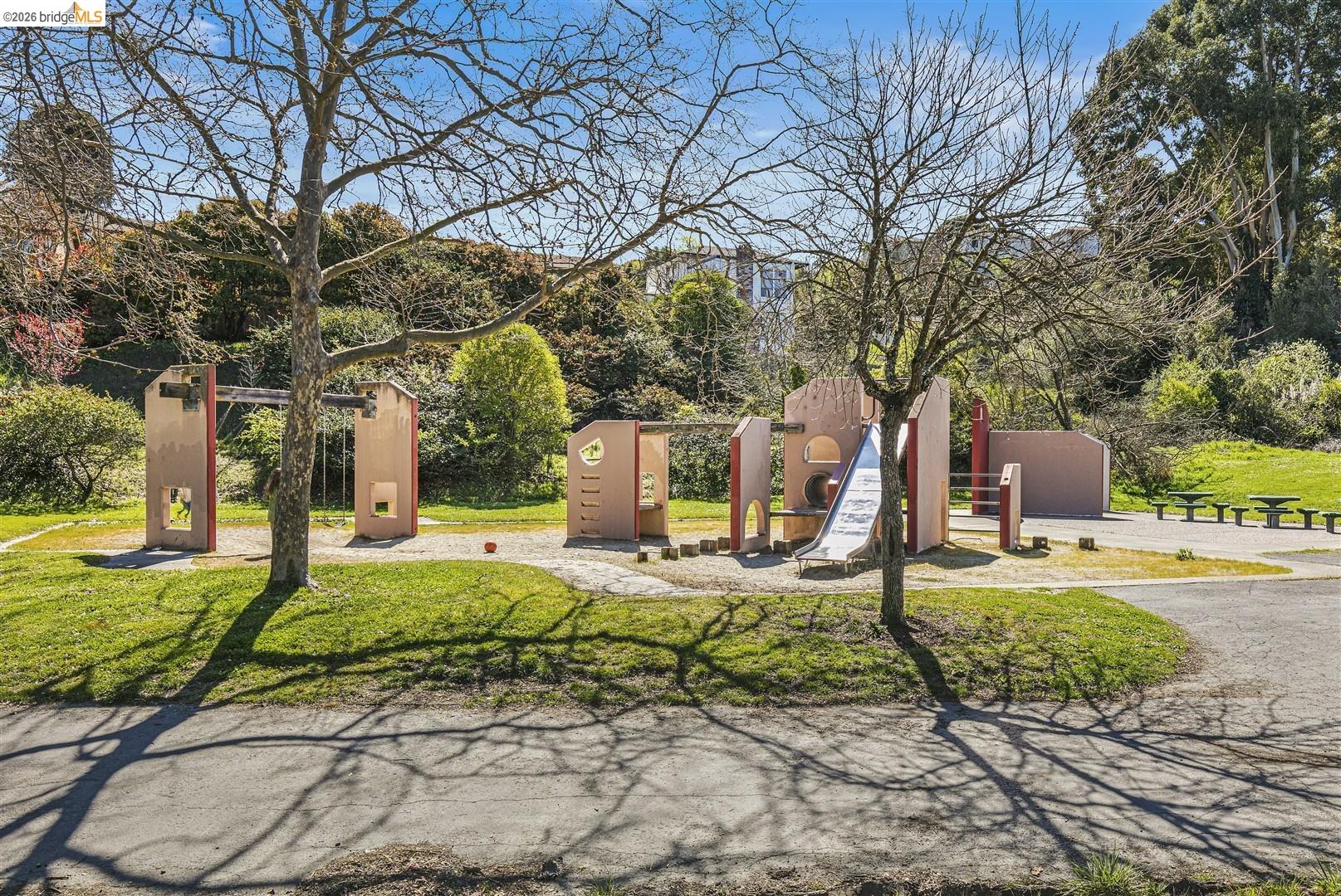 Detail Gallery Image 44 of 52 For 1144 Parkridge Dr, Richmond,  CA 94803 - 3 Beds | 2 Baths