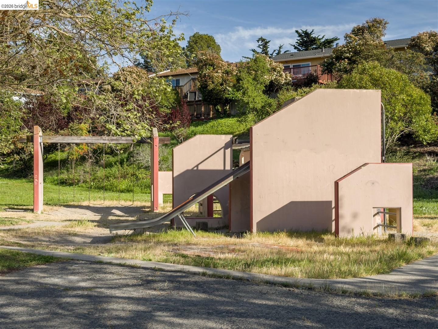 Detail Gallery Image 47 of 52 For 1144 Parkridge Dr, Richmond,  CA 94803 - 3 Beds | 2 Baths