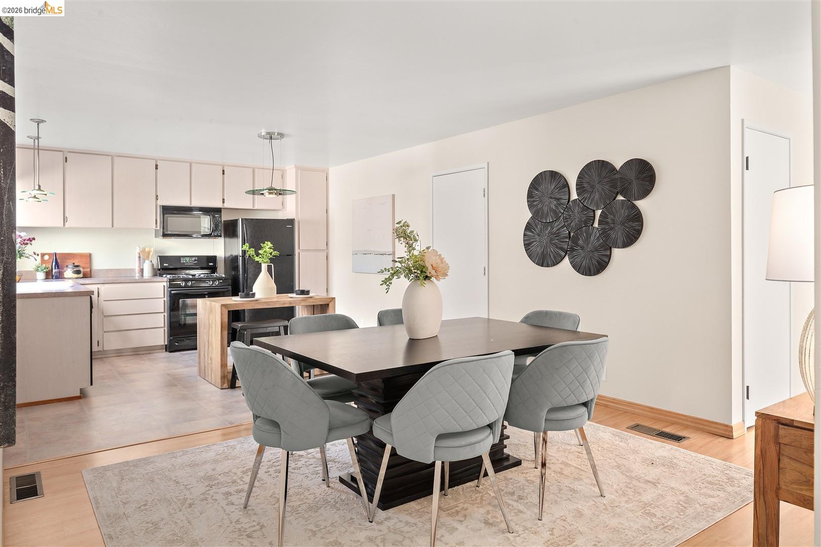 Detail Gallery Image 9 of 52 For 1144 Parkridge Dr, Richmond,  CA 94803 - 3 Beds | 2 Baths