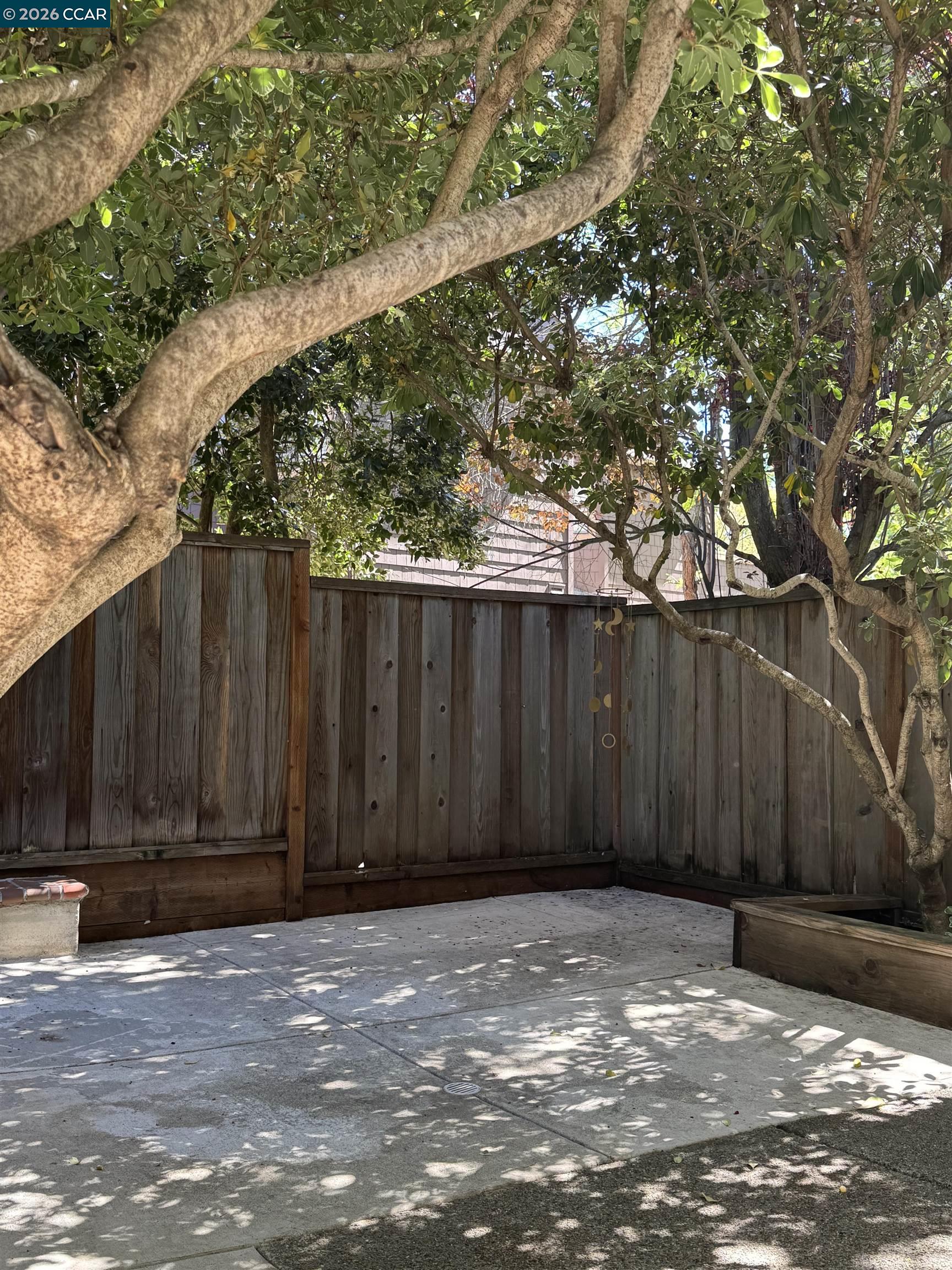 Detail Gallery Image 2 of 6 For 13 Oak Brook Pl, Pleasant Hill,  CA 94523 - 2 Beds | 1/1 Baths