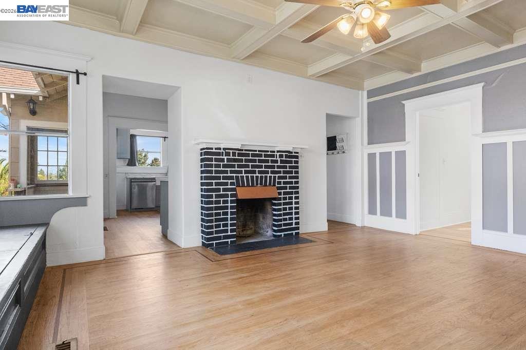 Detail Gallery Image 9 of 31 For 104 Denio St, Vallejo,  CA 94590 - 4 Beds | 2/1 Baths