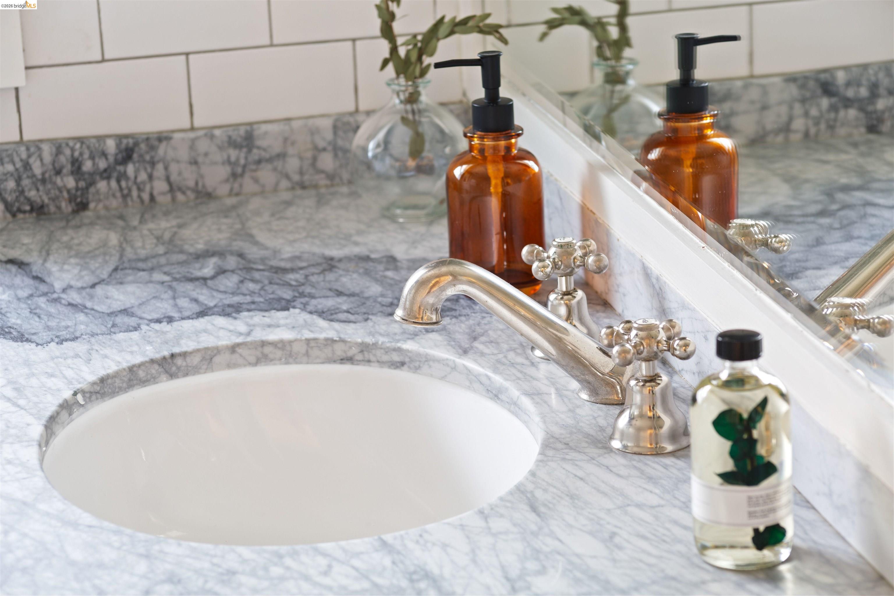 Detail Gallery Image 28 of 52 For 33 Ramona Ave, Oakland,  CA 94611 - 3 Beds | 2 Baths