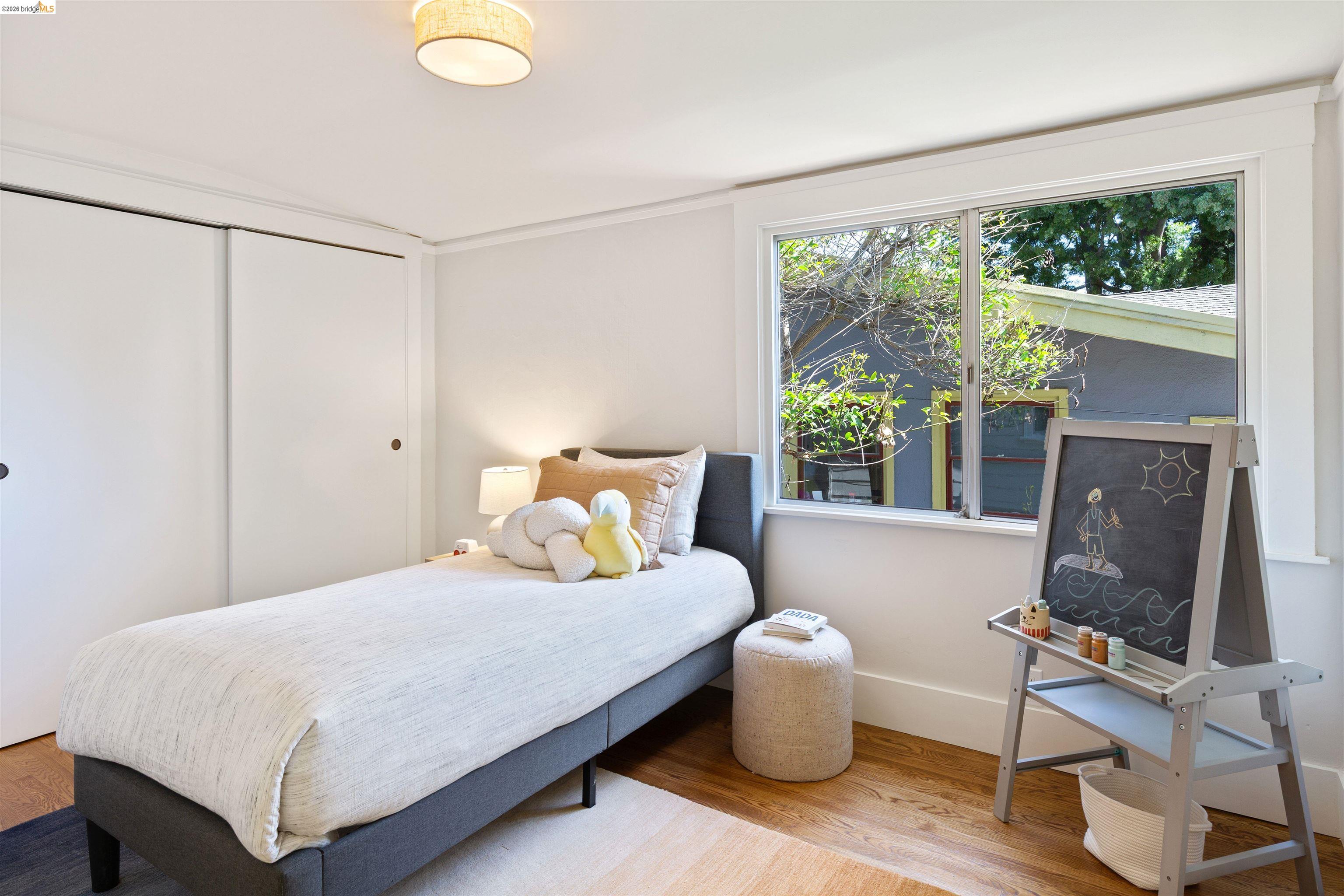 Detail Gallery Image 30 of 52 For 33 Ramona Ave, Oakland,  CA 94611 - 3 Beds | 2 Baths