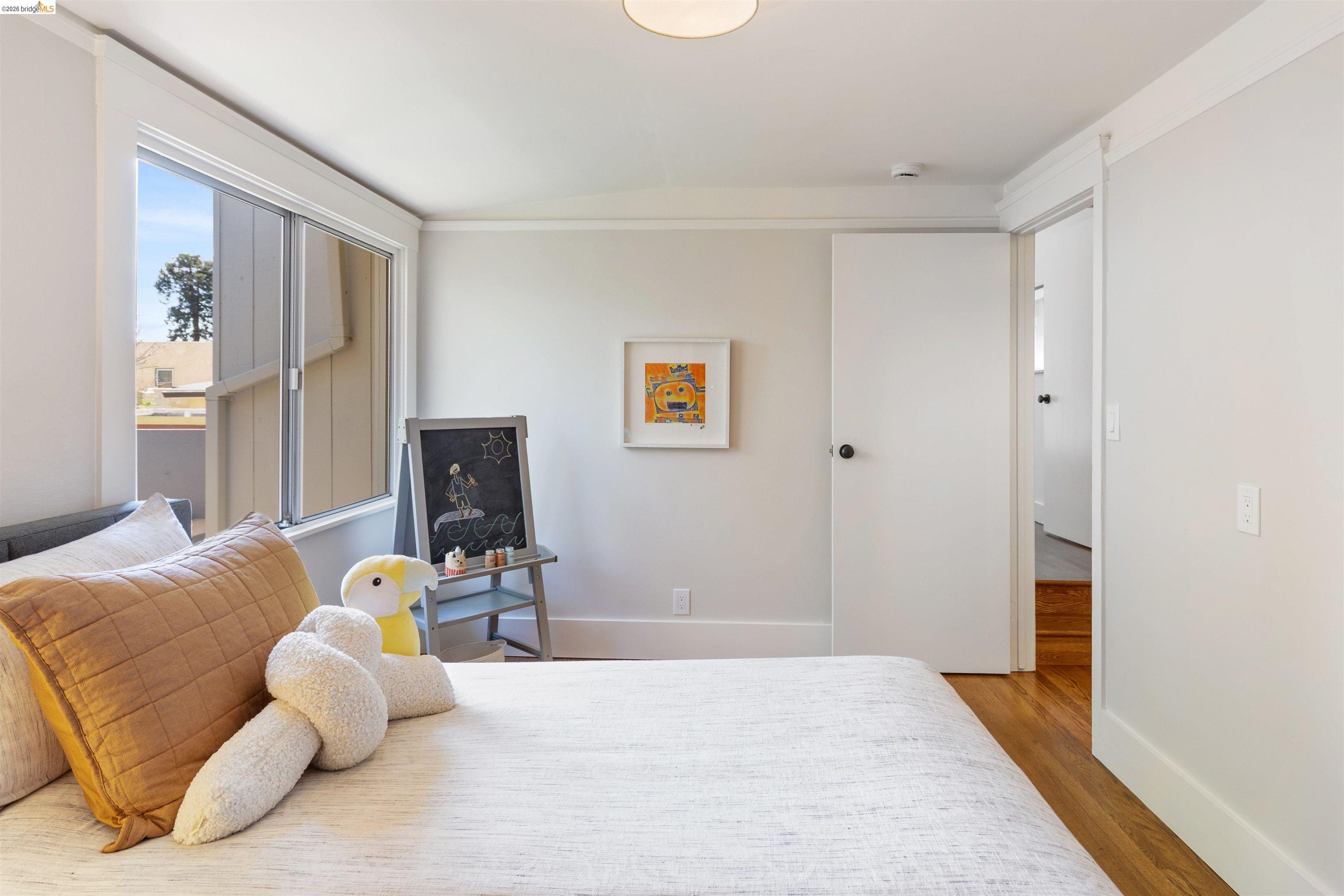 Detail Gallery Image 31 of 52 For 33 Ramona Ave, Oakland,  CA 94611 - 3 Beds | 2 Baths
